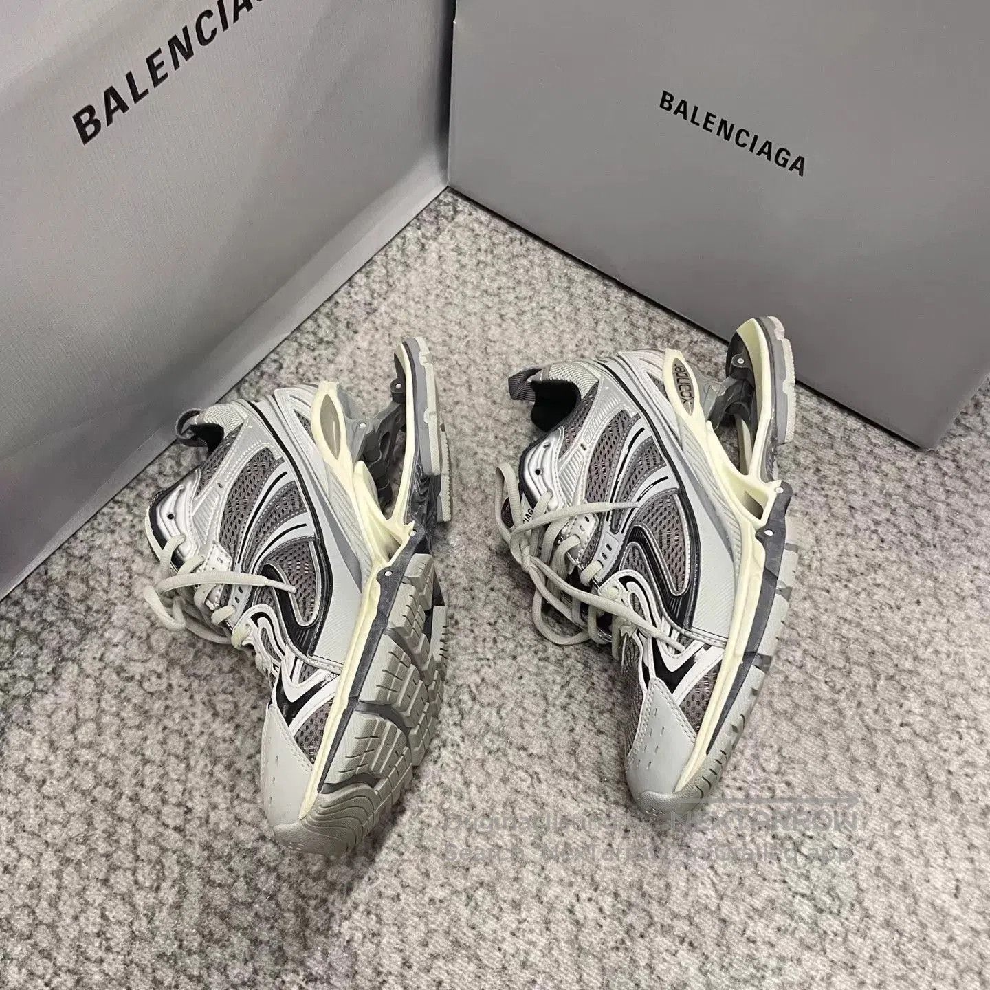 Balenciaga Gray Lowtop Sneakers Size 7. Size US 7 / EU 40 - 4 Thumbnail