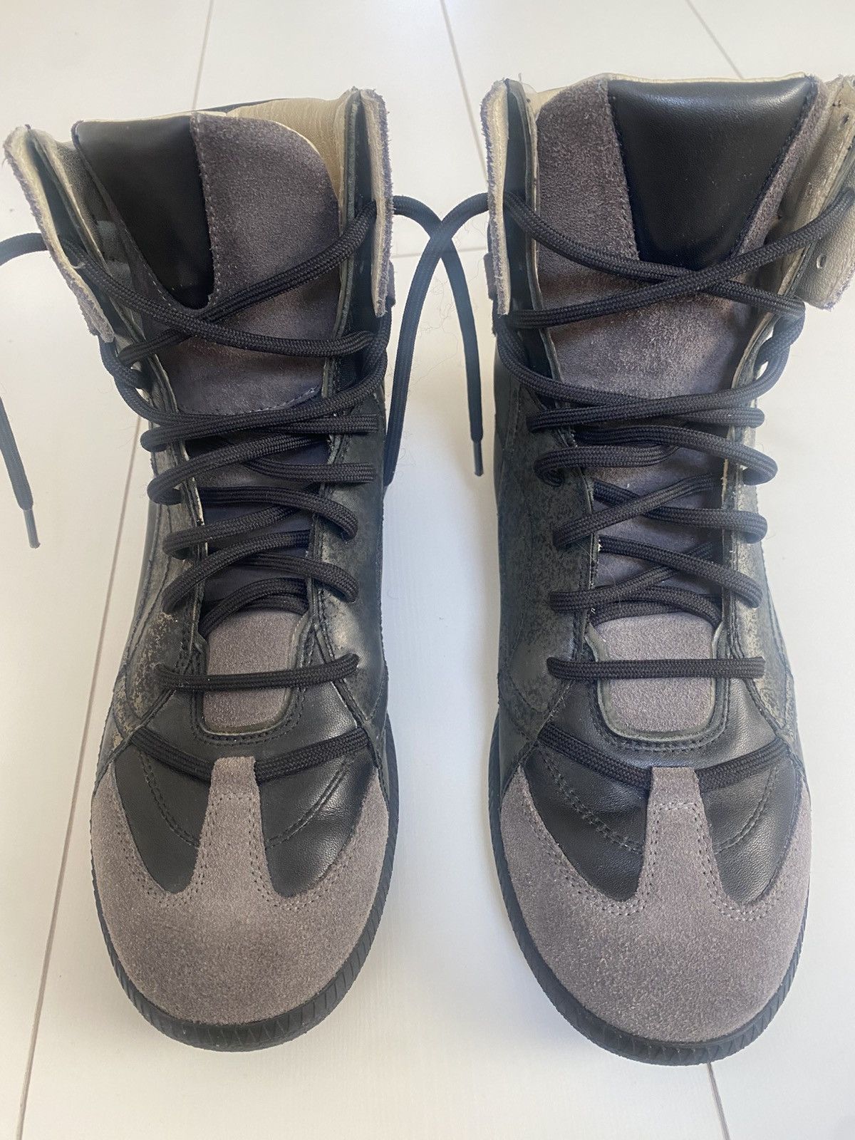 Maison Margiela Maison Martin Margiela men’s reflective leather Sneaker 41 Size US 8 / EU 41 - 4 Thumbnail