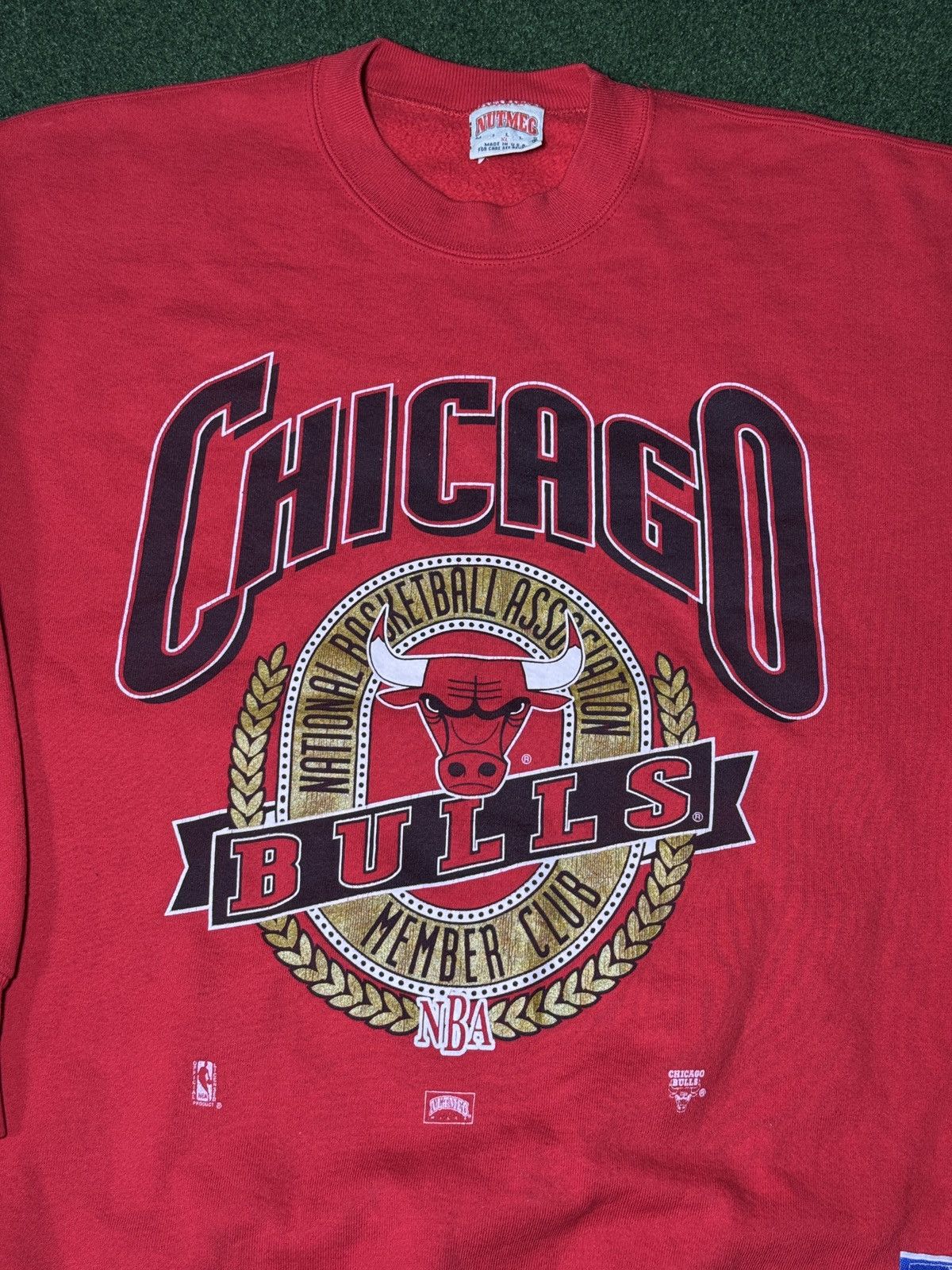 NBA × Nutmeg × Vintage Vintage 90s Chicago Bulls Nutmeg Mills Graphic Crewneck Size US XL / EU 56 / 4 - 3 Thumbnail
