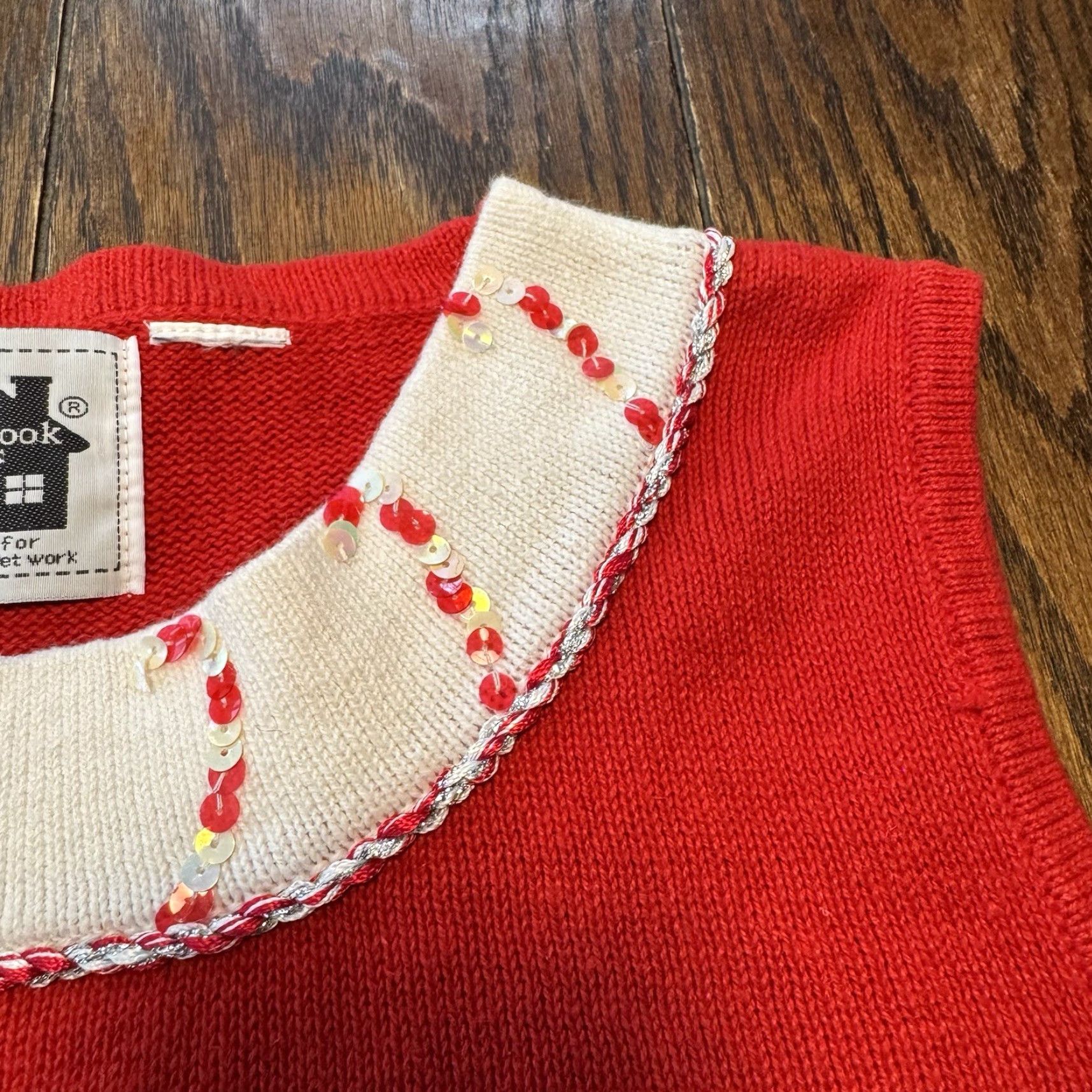 Vintage VINTAGE Storybook Knits Christmas Sleeveless Sweater Women’s M Red Sequins Beaded Embroidered Cardigan Size M / US 6-8 / IT 42-44 - 5 Thumbnail