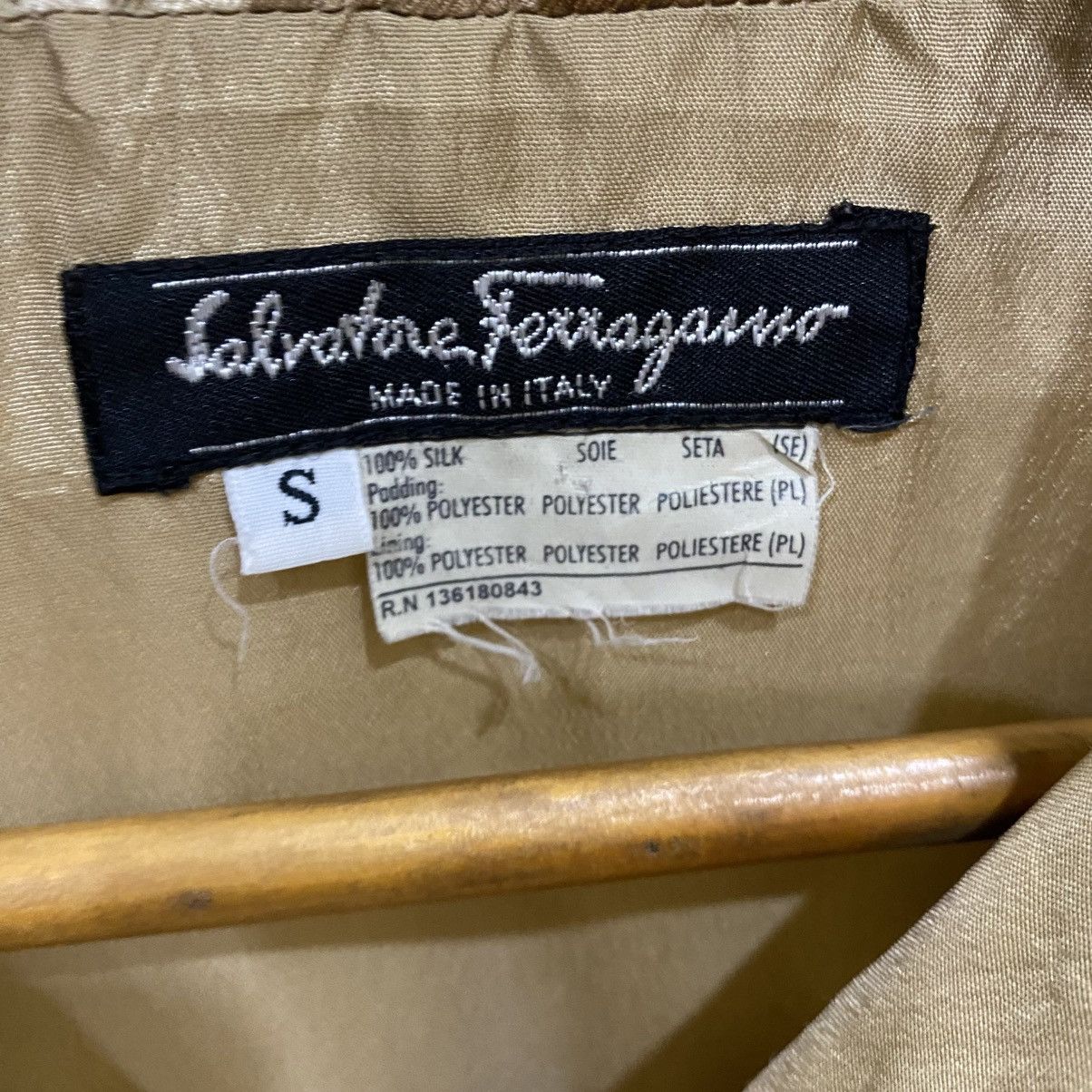 Salvatore Ferragamo ☀️Vintage Salvatore Feragamo quilted silk jacket Size US S / EU 44-46 / 1 - 9 Thumbnail