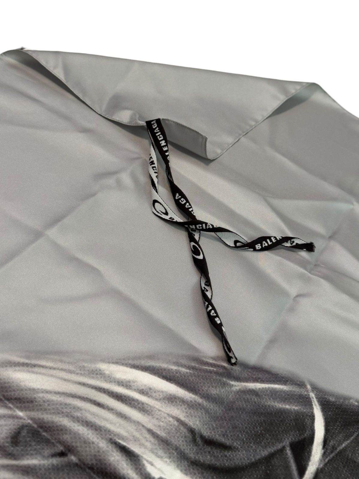 Balenciaga Britney Spears Silk Flag Size ONE SIZE - 8 Thumbnail