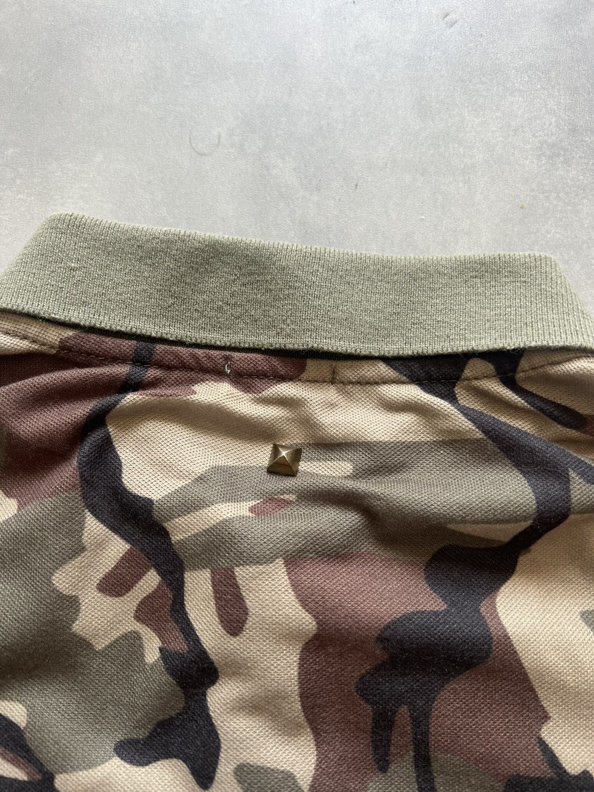 Valentino Valentino Camo Stud Polo Shirt Size US L / EU 52-54 / 3 - 3 Thumbnail
