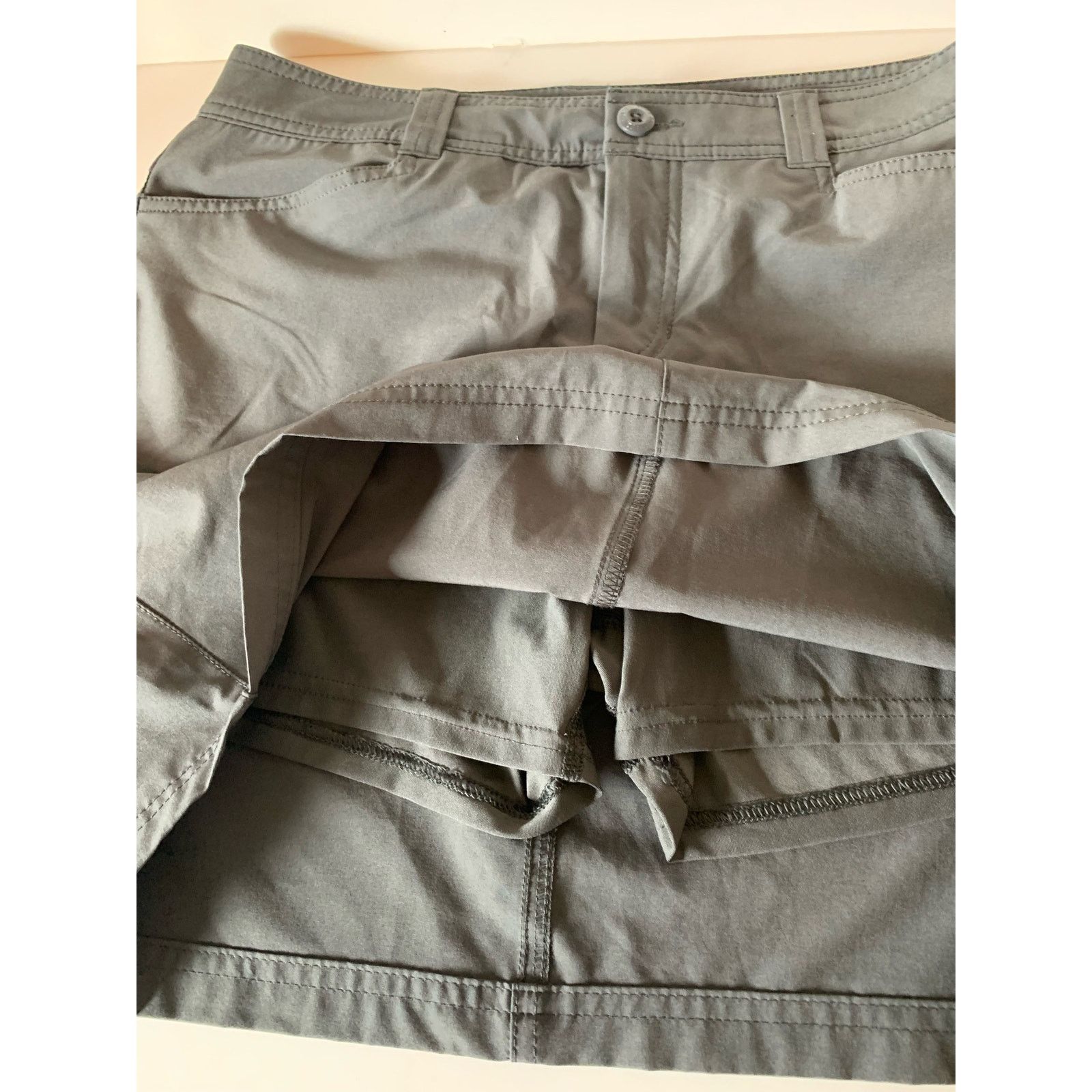 Eddie Bauer Eddie Bauer skort size 4 Gray Size 27" / US 4 / IT 40 - 4 Thumbnail