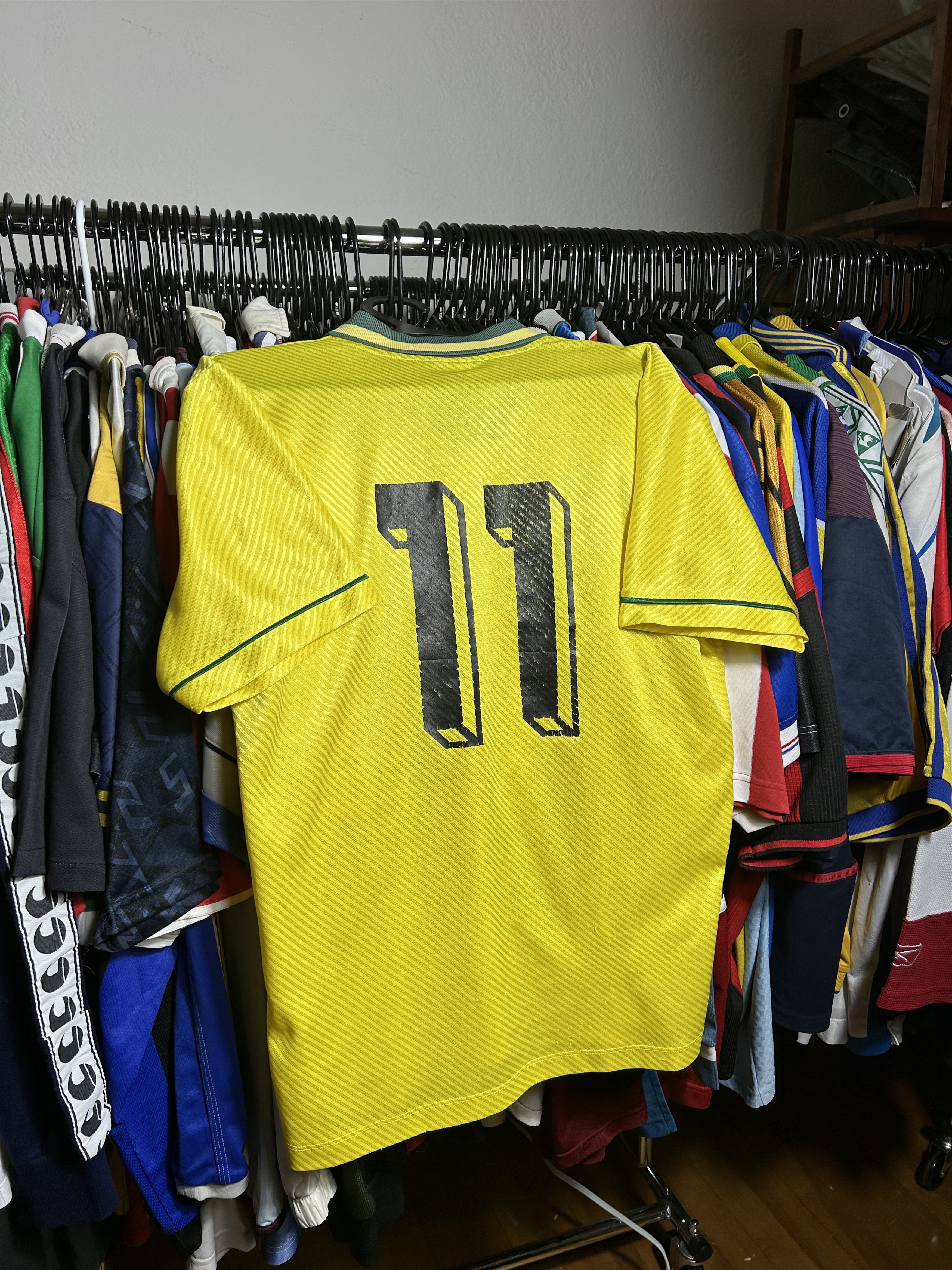 Umbro Brazil 1994 Home Jersey Size US M / EU 48-50 / 2 - 2 Thumbnail