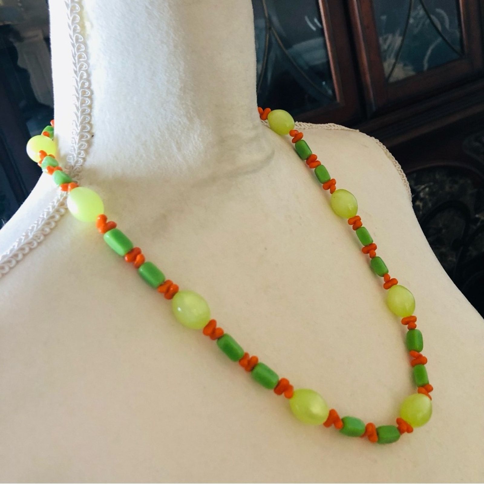 Vintage Vintage 60s-70s bright acrylic bead necklace Size ONE SIZE - 4 Thumbnail