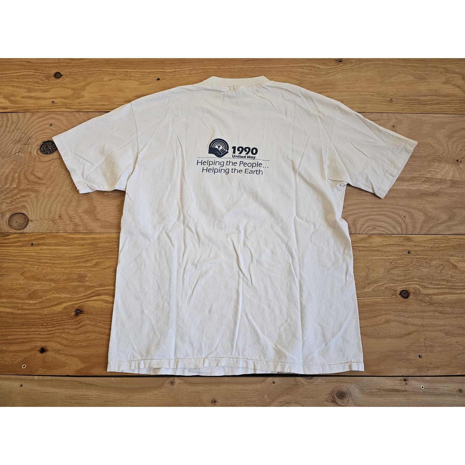 Hanes Helping People Helping the Earth T-shirt Double sided XL 90s Size US XL / EU 56 / 4 - 3 Thumbnail