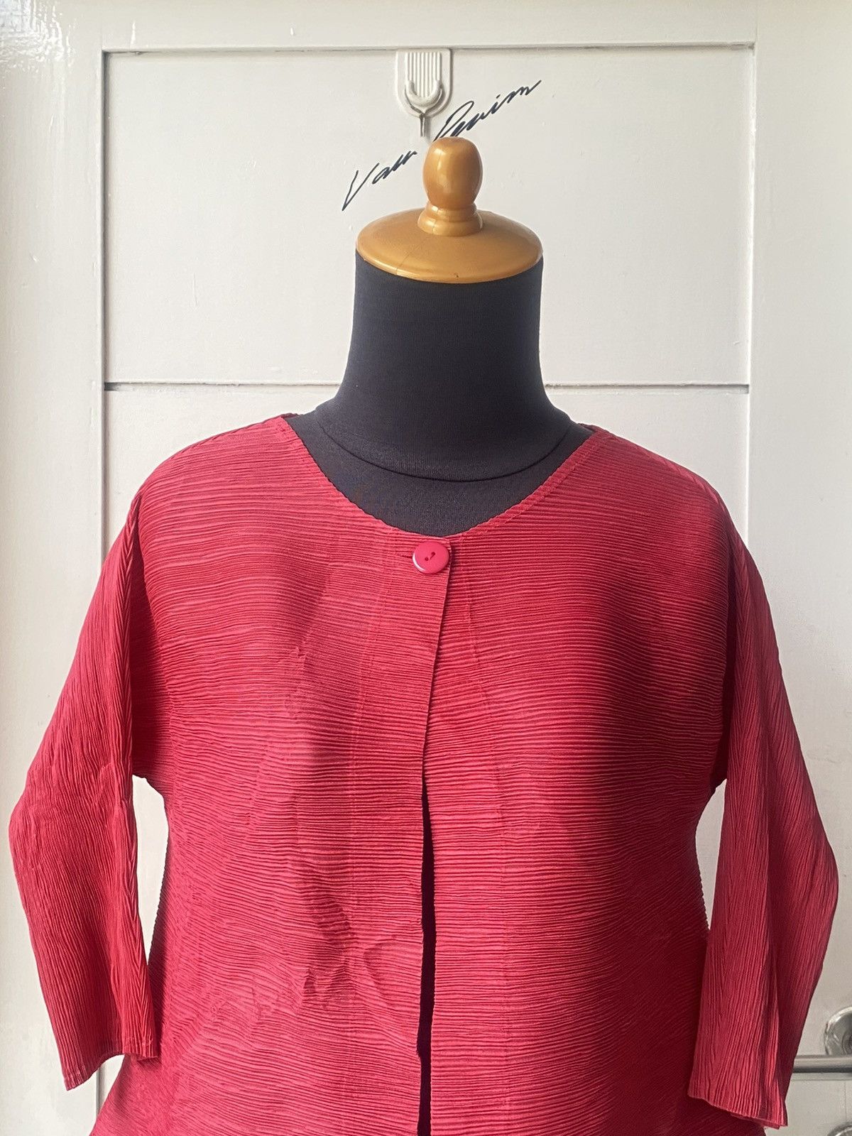 Issey Miyake KOIBITO MISAKI Issey Miyake Pleats Pink Outer Size US S / EU 44-46 / 1 - 6 Thumbnail
