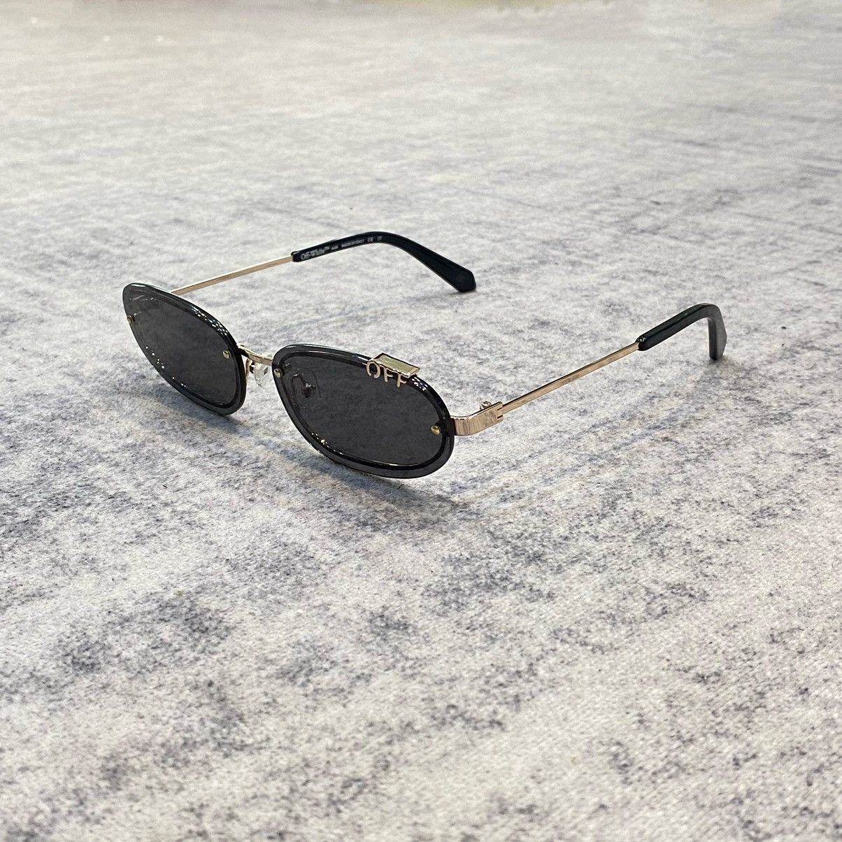 Off-White OFF WHITE MIAMI OERI13MF24MET0017607 GOLD DARK GREY Size ONE SIZE - 1 Thumbnail