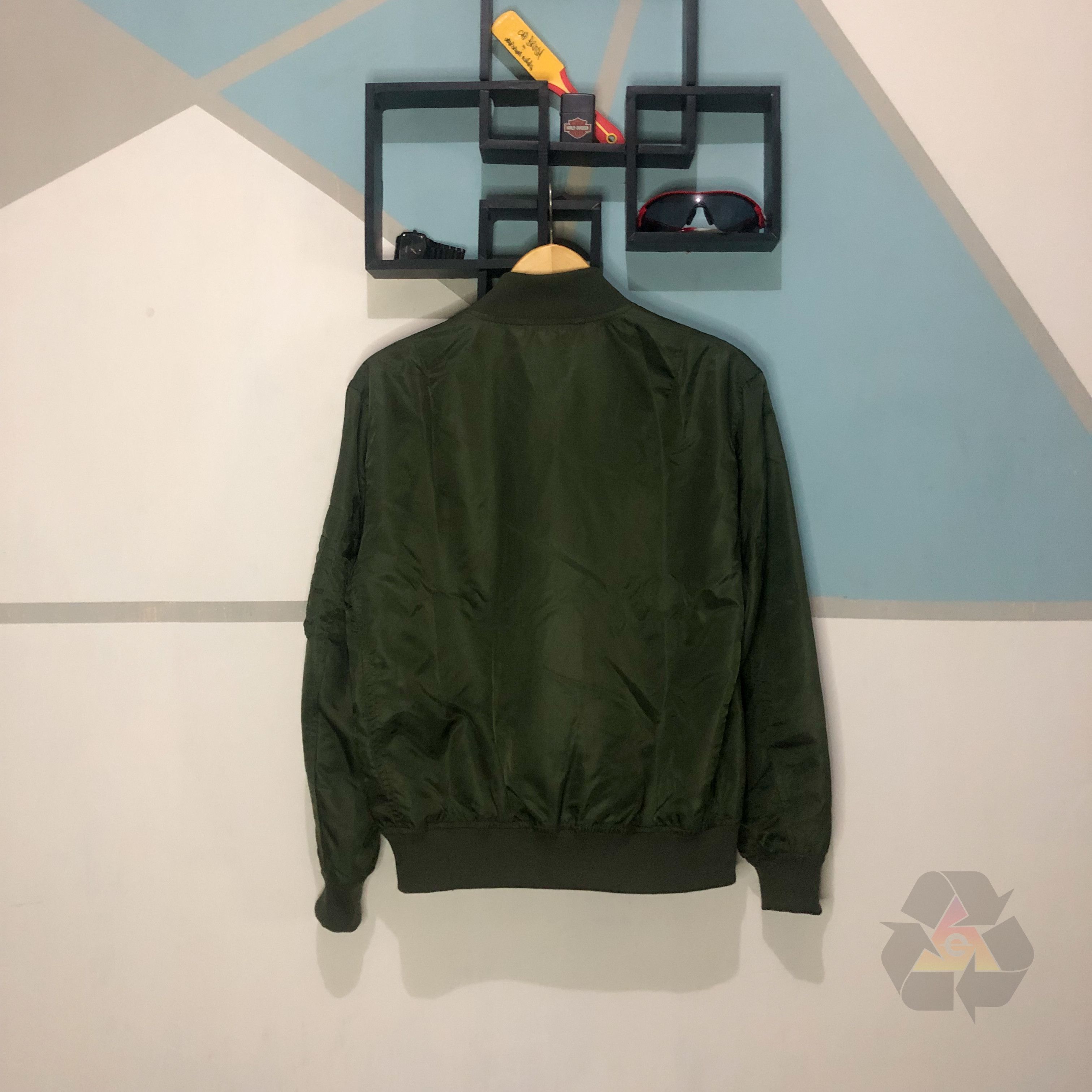 Japanese Brand × Uniqlo × Vintage Bomber GU By Uniqlo Jacket Y2K Size US M / EU 48-50 / 2 - 12 Thumbnail