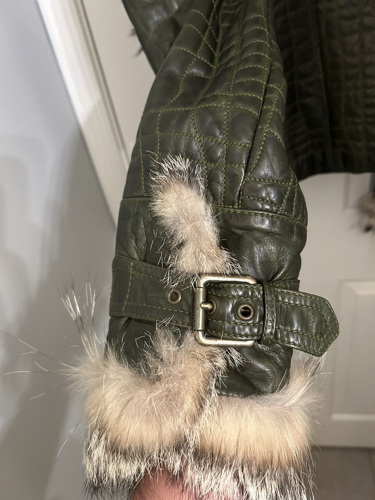 Roberto Cavalli × Vintage ONE OF A KIND RUNWAY 2005 Leather Coyote Fur jacket Size US S / EU 44-46 / 1 - 10 Thumbnail