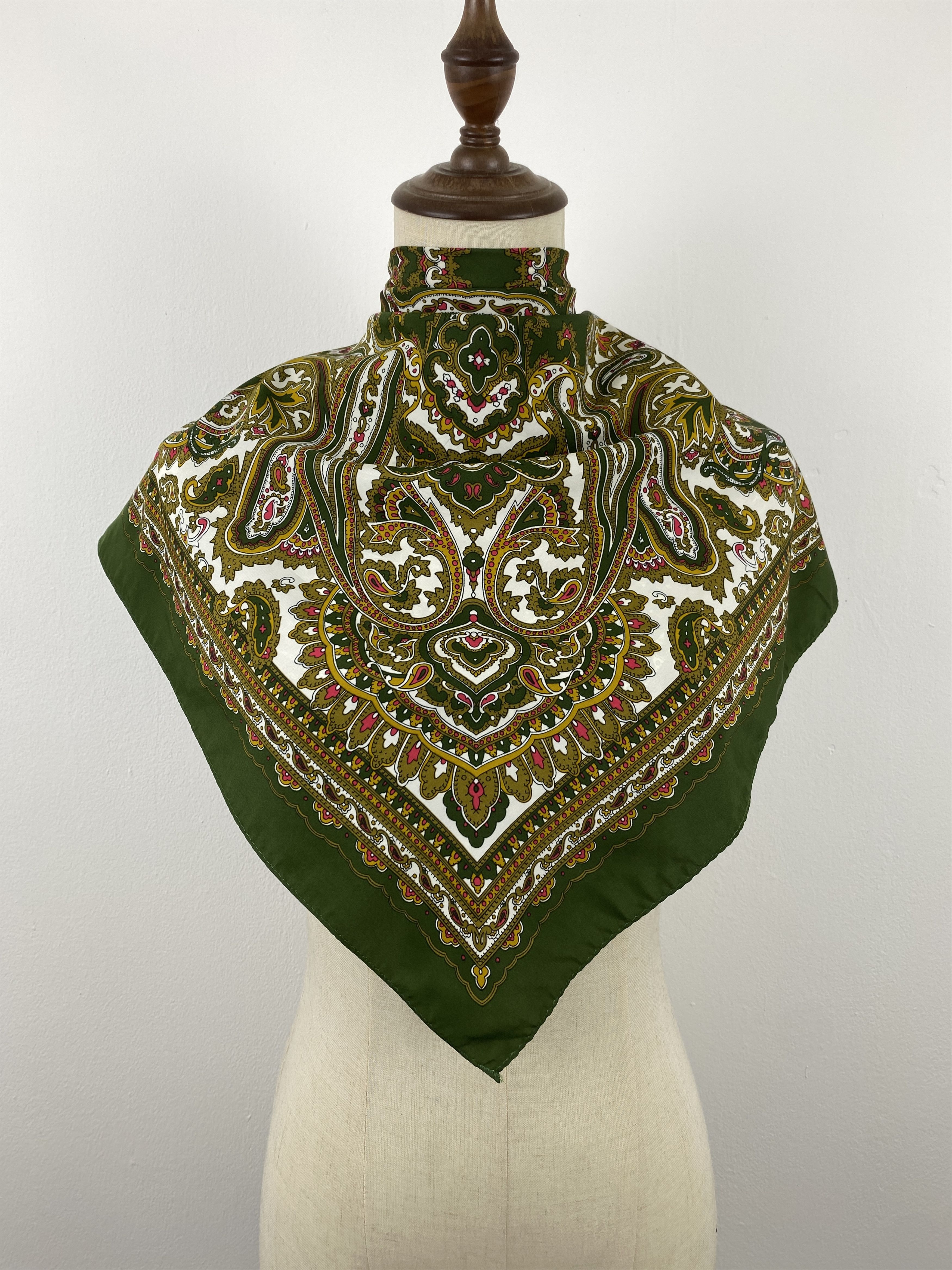 Japanese Brand Vintage Japanese Brand Paisley Silk Scarf SN0171 Size ONE SIZE - 1 Thumbnail