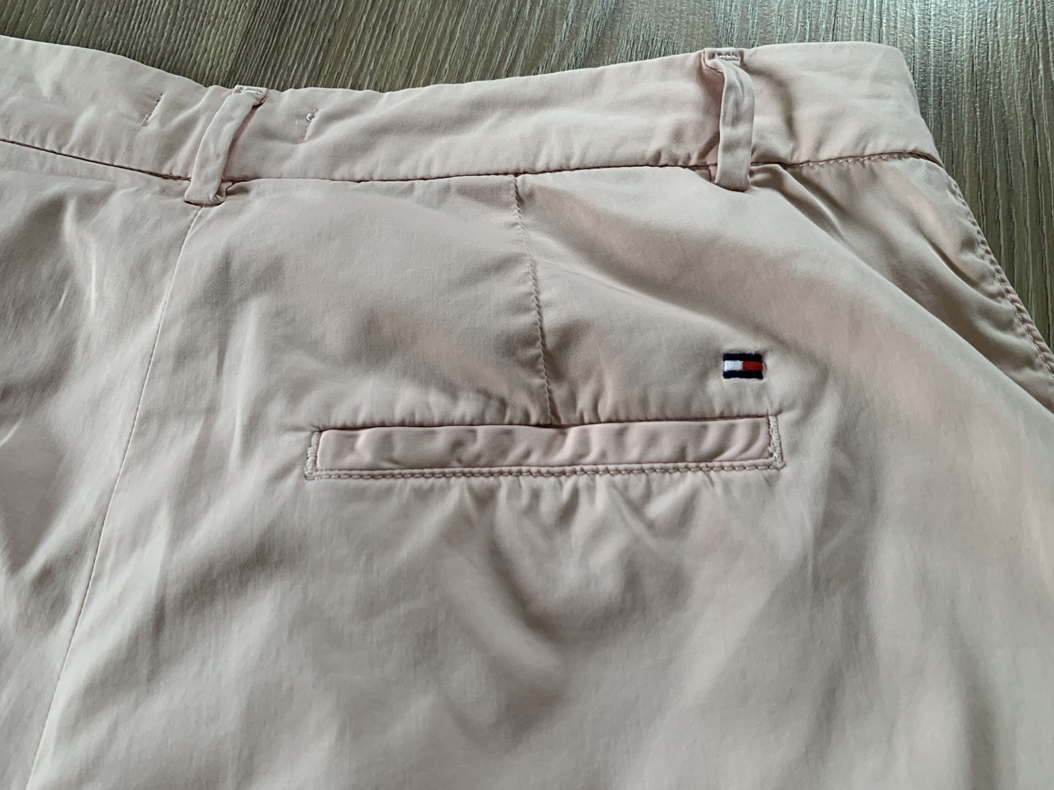 Tommy Hilfiger Tommy Hilfiger Women's Pleated Shorts Size L / US 10 / IT 46 - 6 Thumbnail