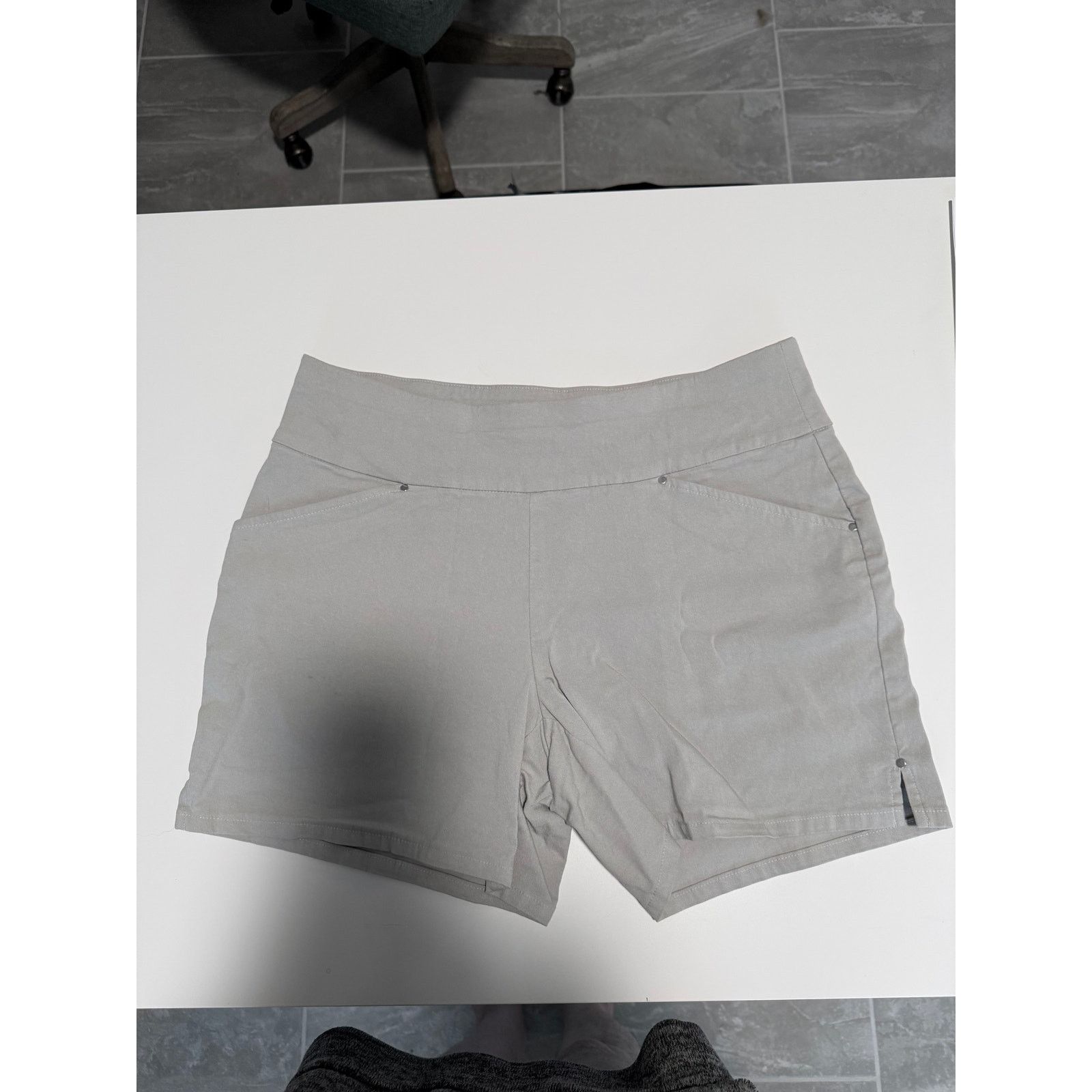 I.N.C I.N.C Khaki Tan Pull-On Shorts Women Size 8- B016 Size 30" / US 8 / IT 44 - 2 Thumbnail
