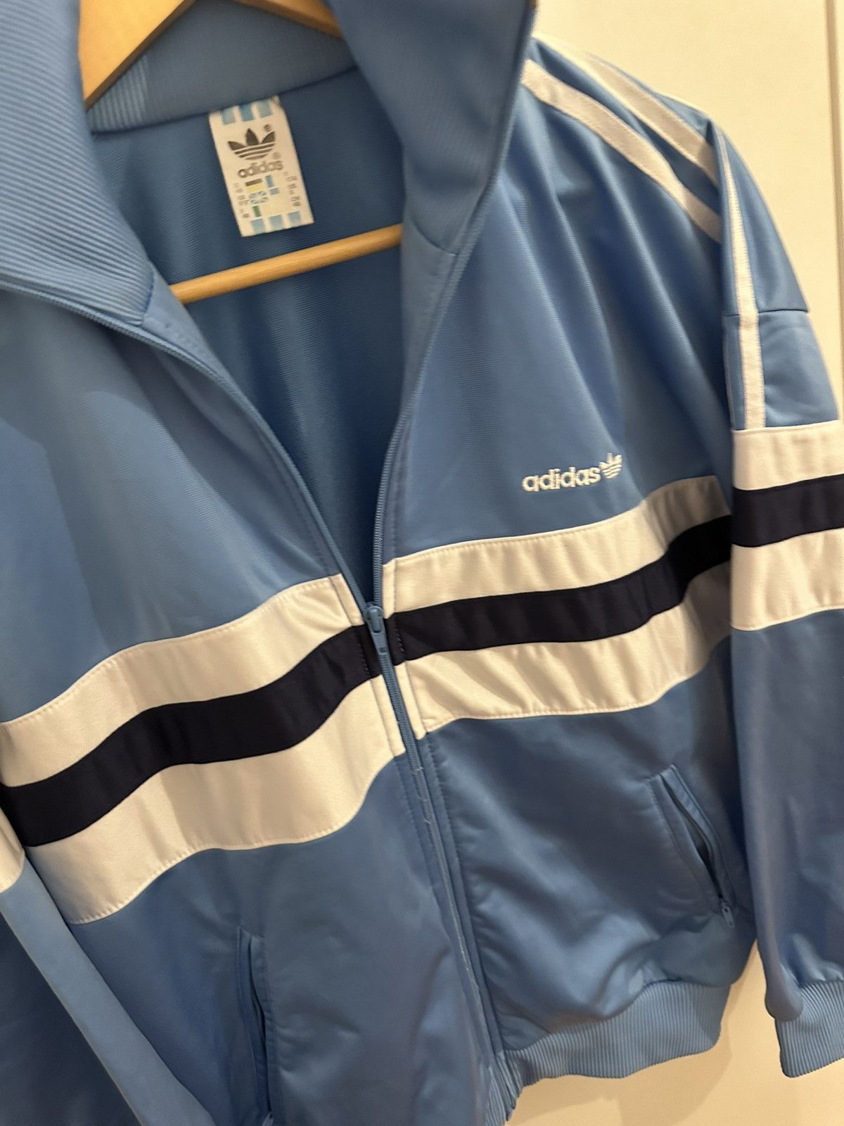 Adidas Adidas Windbreaker Jacke Size S-M Retro Vintage Track JACKET Size US S / EU 44-46 / 1 - 4 Thumbnail
