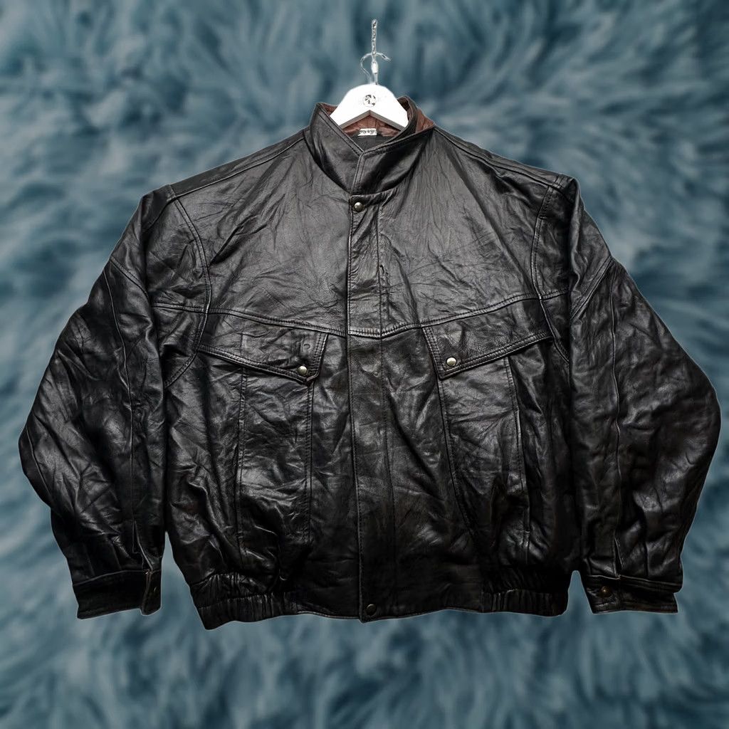 Vera Pelle VINTAGE Vera Pelle Leather Bomber Jacket Mens XL Black Full Zip Button Italy Bomber Jacket Mens XL Black Leather Vera Pelle BW-21 Size US XL / EU 56 / 4 - 1 Thumbnail