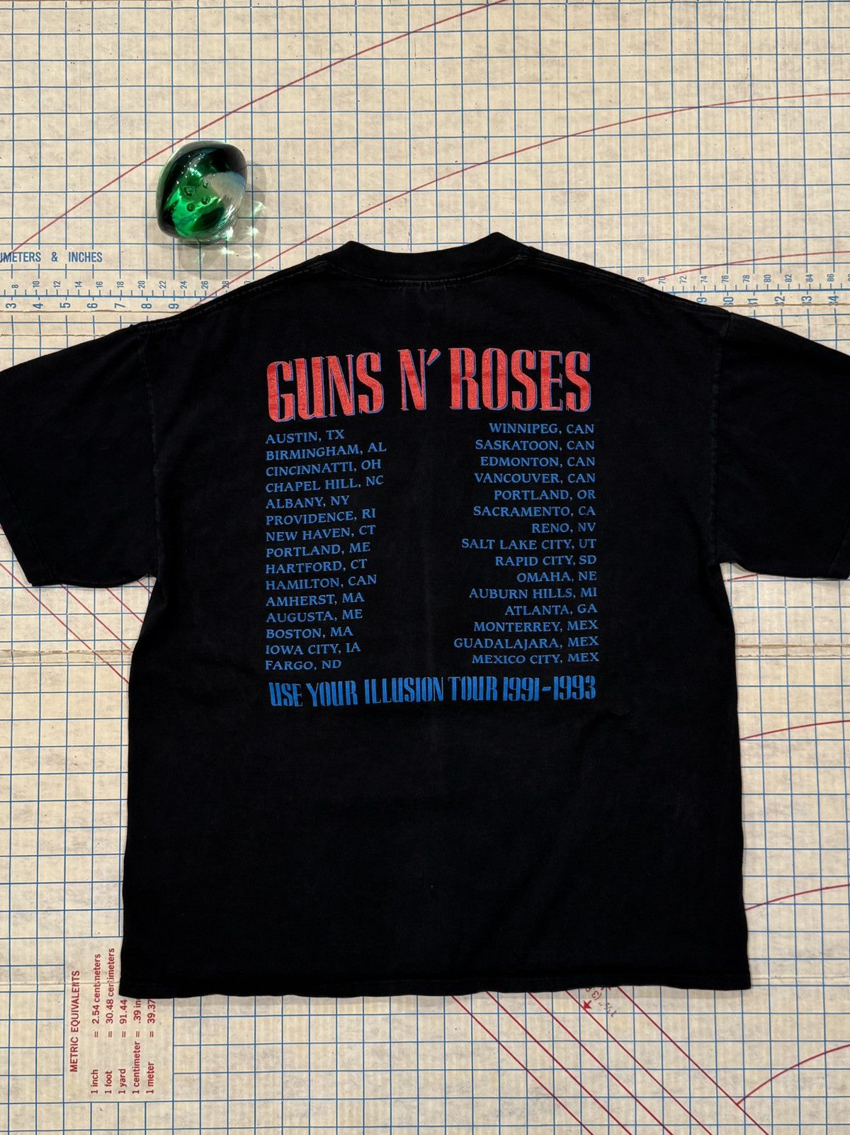 Guns N' Roses Vintage 92 Guns N’ Roses Use Your Illusion Tour Tee Brockum Size US XL / EU 56 / 4 - 8 Thumbnail