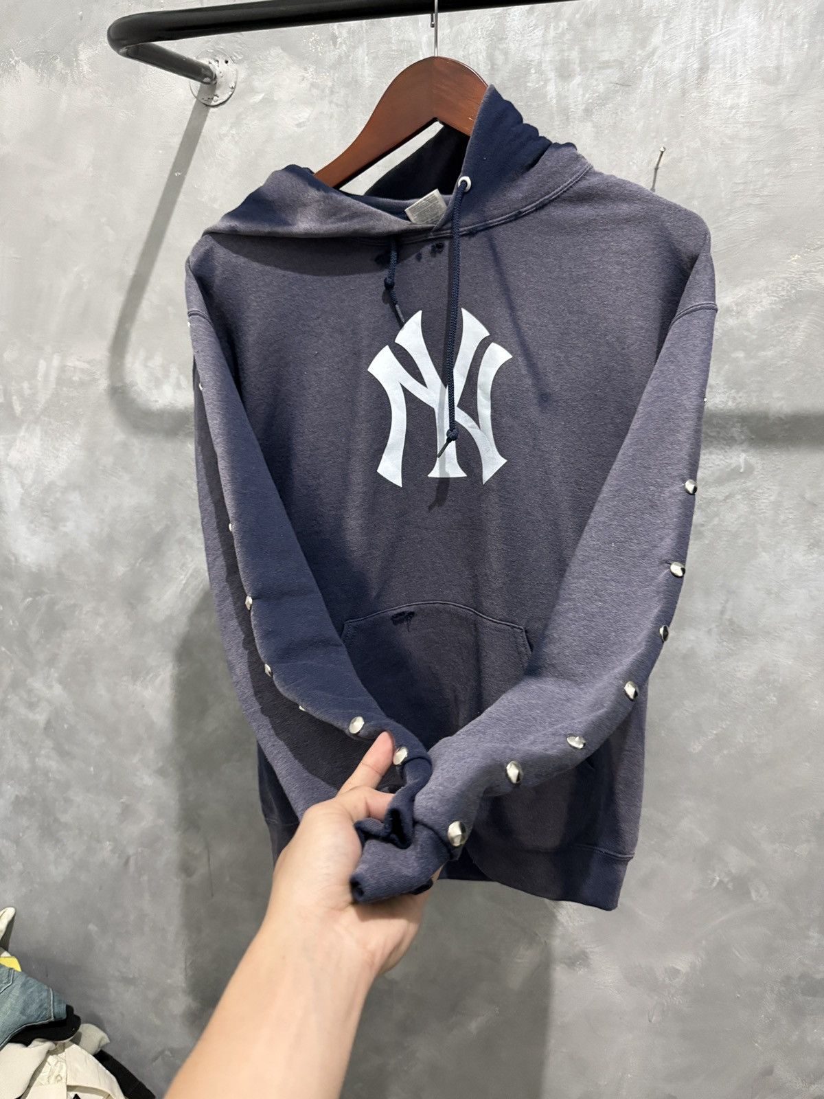 New York Yankees 2000s Sunfaded New York Yankees Studed Hoodie Size US M / EU 48-50 / 2 - 5 Thumbnail