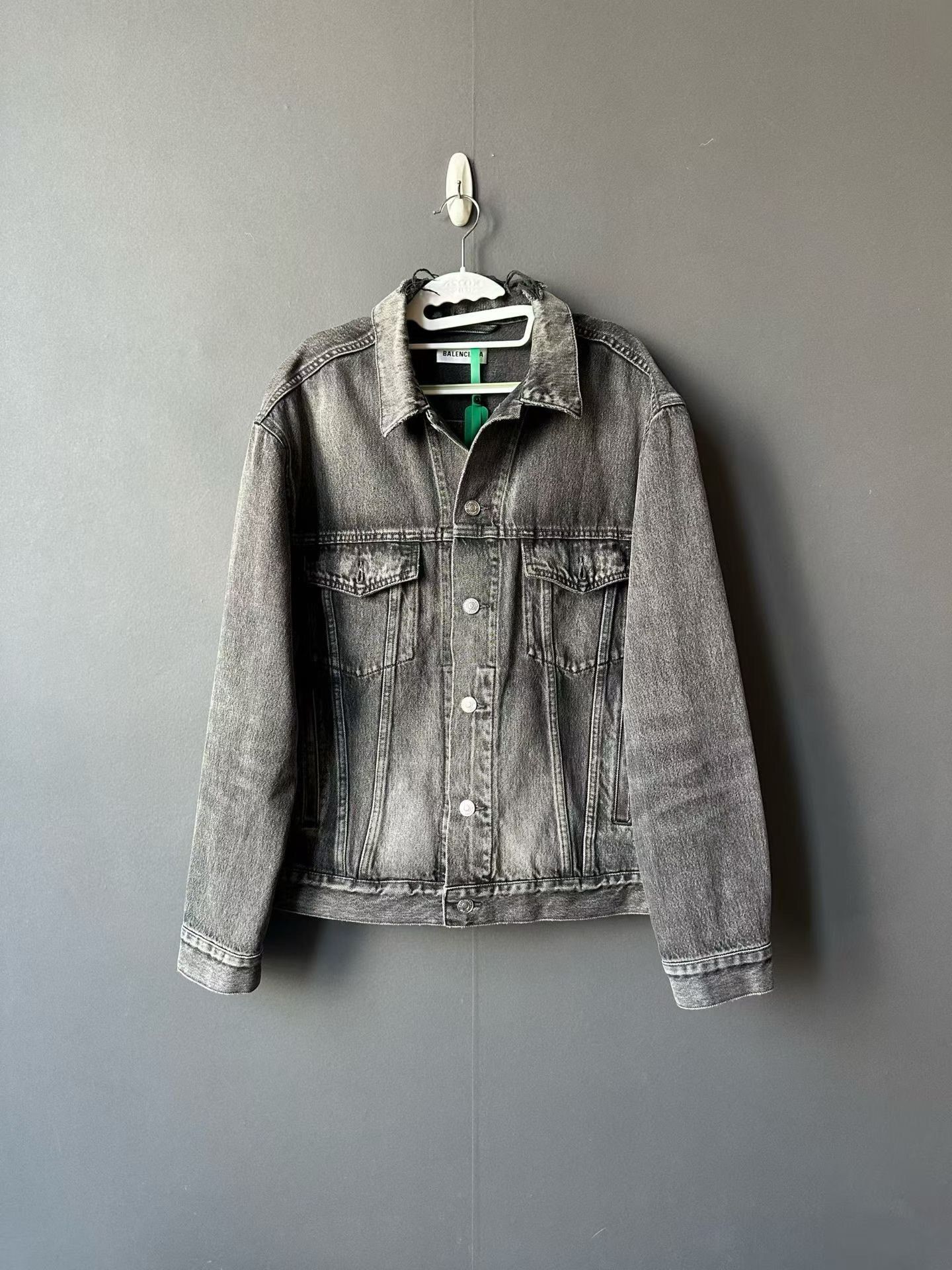 Balenciaga Balenciaga Back Red Letter Denim Jacket Size US M / EU 48-50 / 2 - 1 Thumbnail