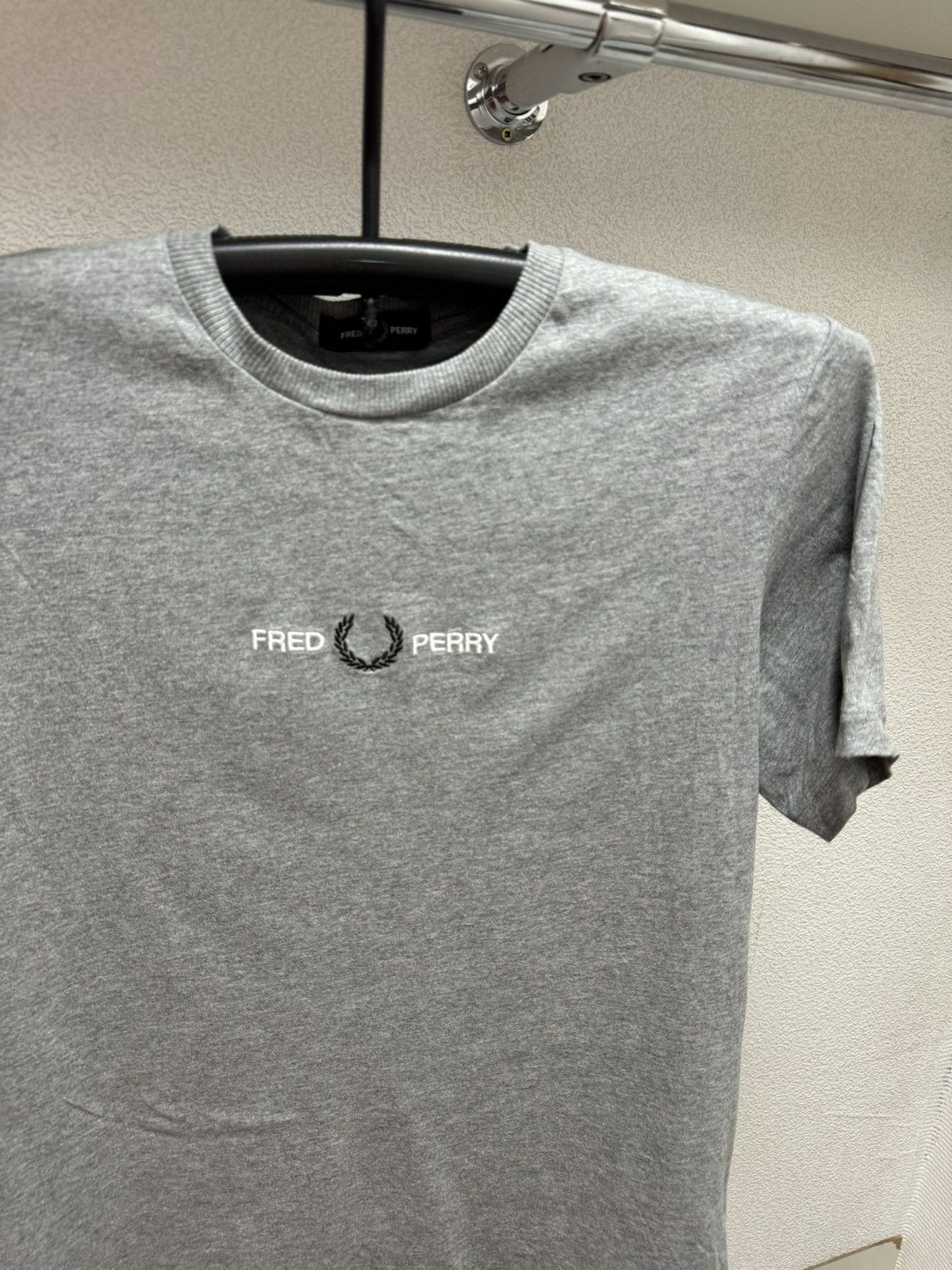 Fred Perry Fred Perry big logo t-shirt M sz Size US M / EU 48-50 / 2 - 3 Thumbnail