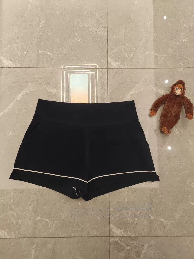 Chanel Chanel size 38 Shorts, Navy Blue Double C Large Logo Set i Size 37" - 2 Thumbnail