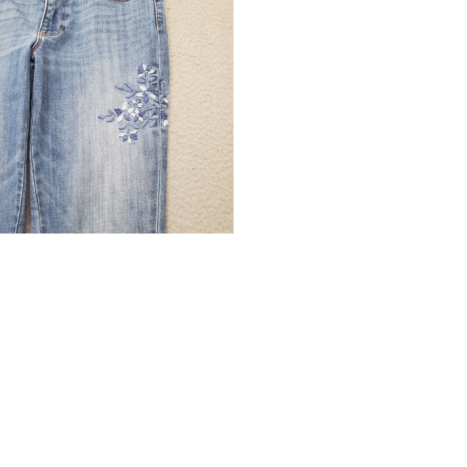 Talbots Talbots Womens Jeans 4P Blue Floral Embroidered Five Pocket Girlfriend Mid Rise Straight Size 27" / US 4 / IT 40 - 9 Thumbnail