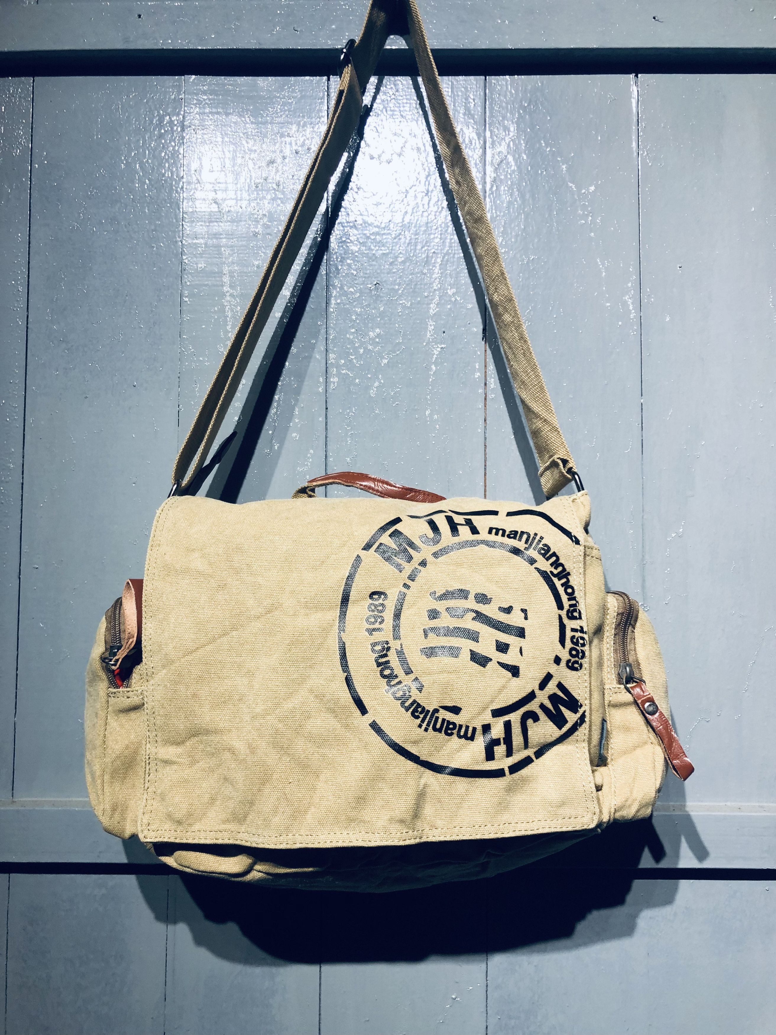 Japanese Brand Japanese Khaki Messenger Bag Size ONE SIZE - 3 Thumbnail