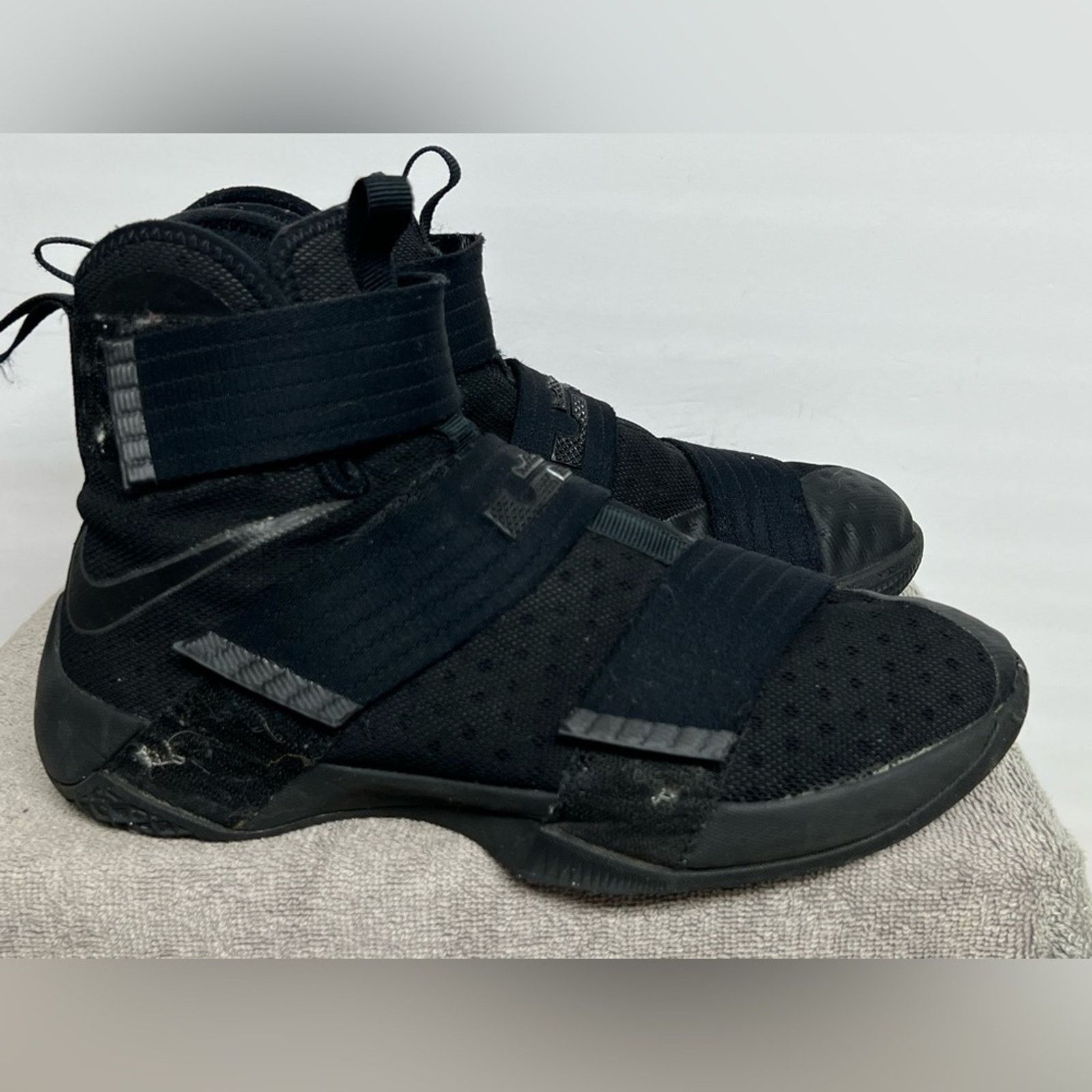 Nike Nike Mens LeBron Soldier 10 844374-001 Basketball Shoes Size US 10.5 / EU 43-44 - 4 Thumbnail