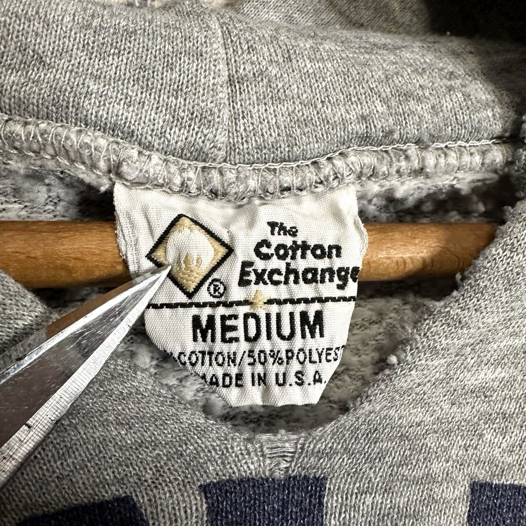 Vintage VINTAGE The Cotton Exchange Hoodie Mens M Gray USA Made Distressed Pocket Pullover Cotton Blend Hooded Regular Size Shirt? Size US M / EU 48-50 / 2 - 3 Thumbnail