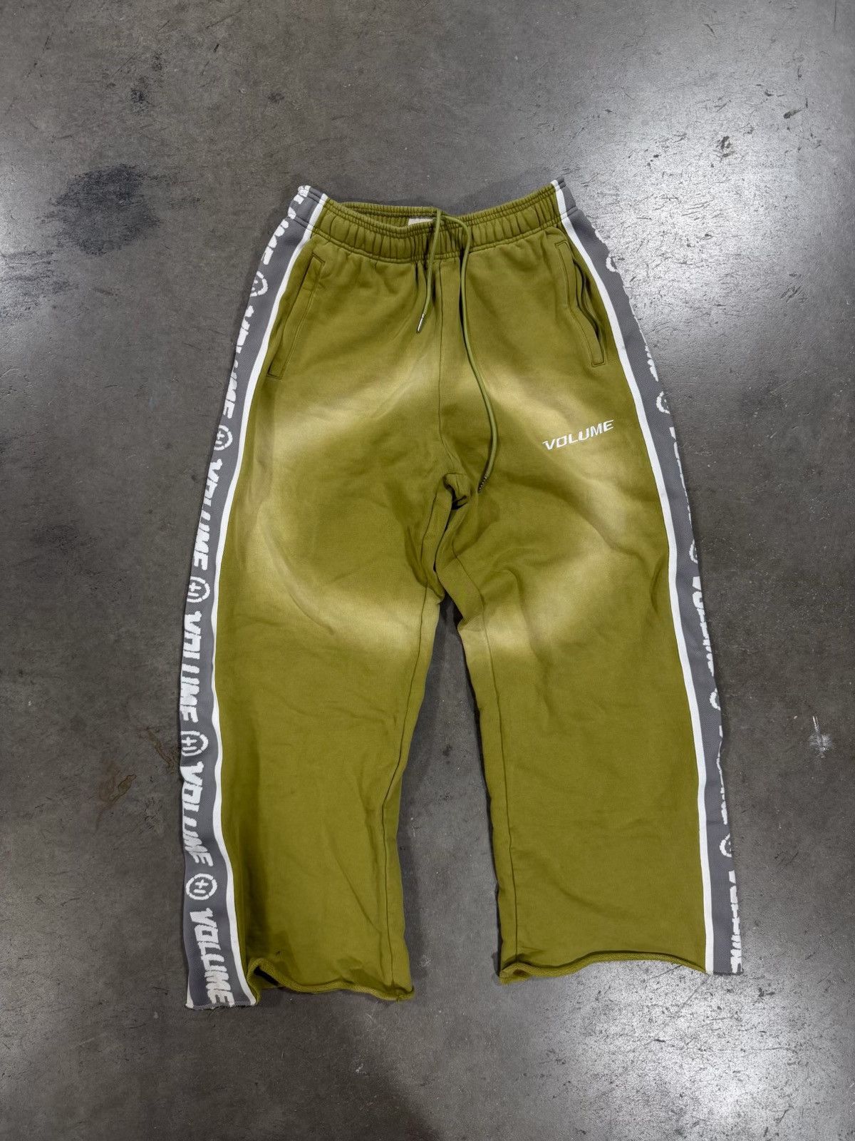 Other Volume Sweatpants Size US 30 / EU 46 - 1 Thumbnail