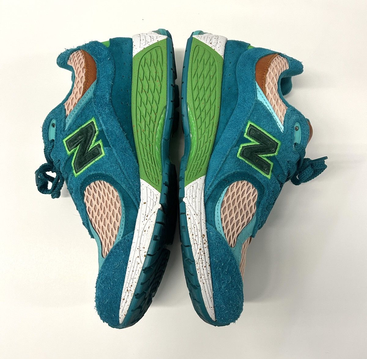 New Balance × Salehe Bembury Salehe Bembury x New Balance 2002R ‘Water Be The Guide’ 9.5 Size US 9.5 / EU 42-43 - 3 Thumbnail