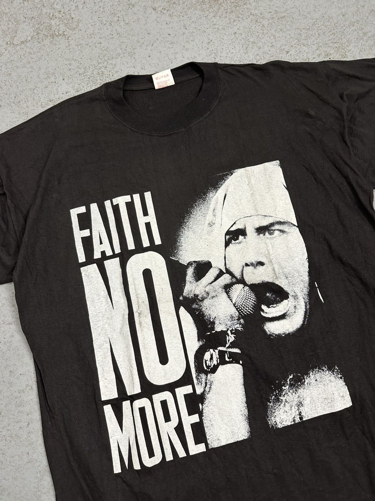 Band Tees Vintage Faith No More Rock T-Shirt Size US XL / EU 56 / 4 - 6 Thumbnail