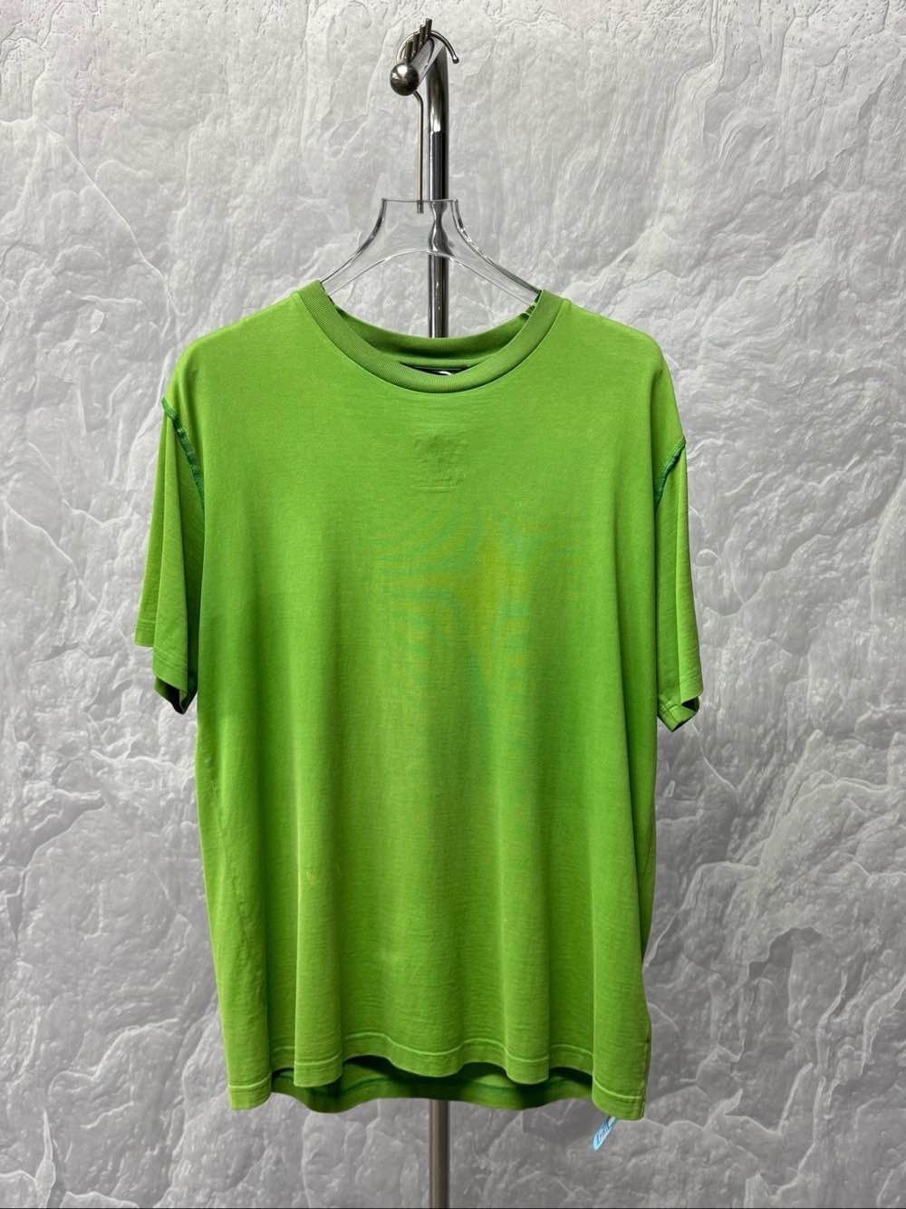 Louis Vuitton Louis Vuitton Debossed Logo T-Shirt Size XL Size US XL / EU 56 / 4 - 1 Thumbnail