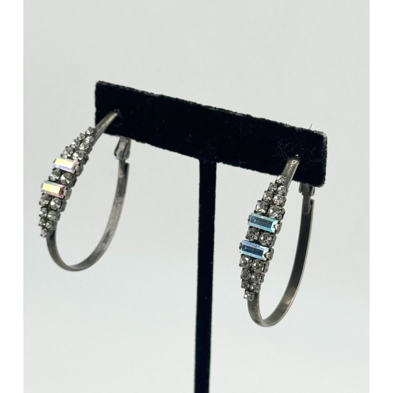 Vintage Vintage rhinestone hoop earrings Size ONE SIZE - 1 Thumbnail