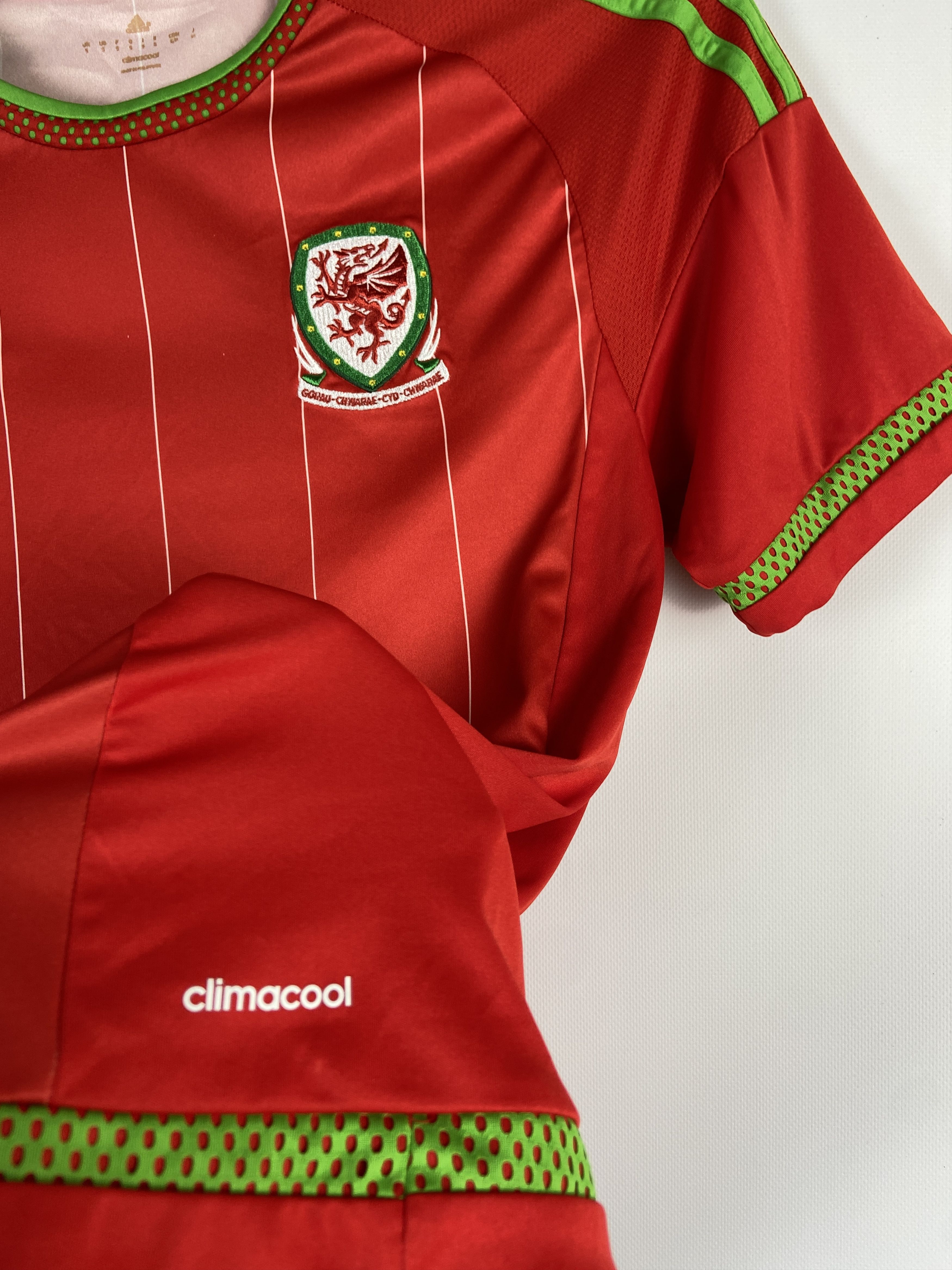 Adidas Adidas Wales Home 2015/2016 Football Shirt Soccer Jersey Size US S / EU 44-46 / 1 - 8 Thumbnail