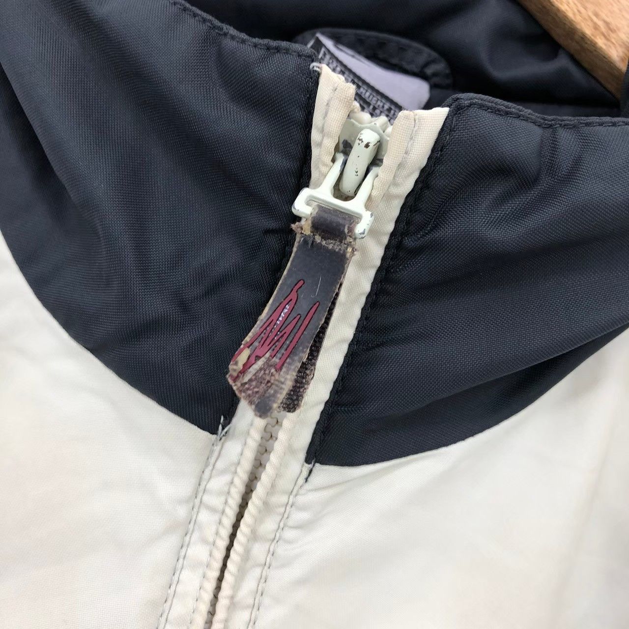 Nike × Vintage Vintage NIKE Primaloft Jacket Two Tone Mini Swoosh BN Size US M / EU 48-50 / 2 - 11 Thumbnail