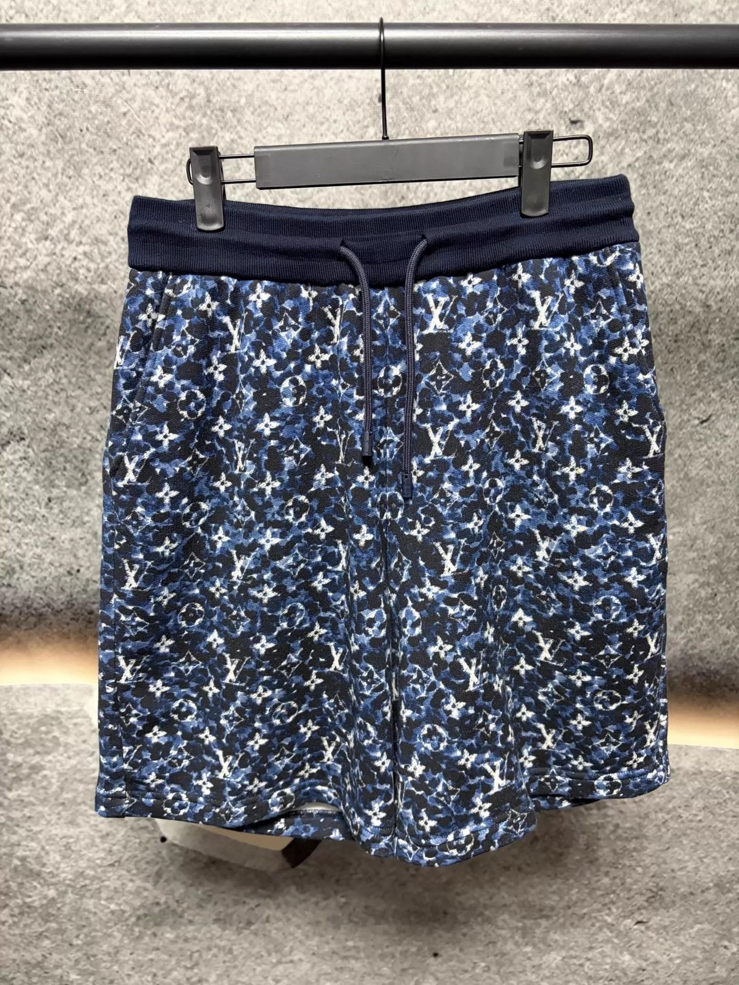 Louis Vuitton LV Allover Print Short S Like New Size US 29 - 1 Thumbnail