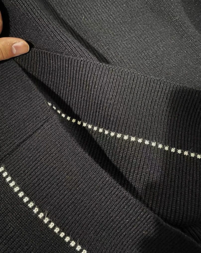 Cleanfit retro cross contrast thread layered collar sweater