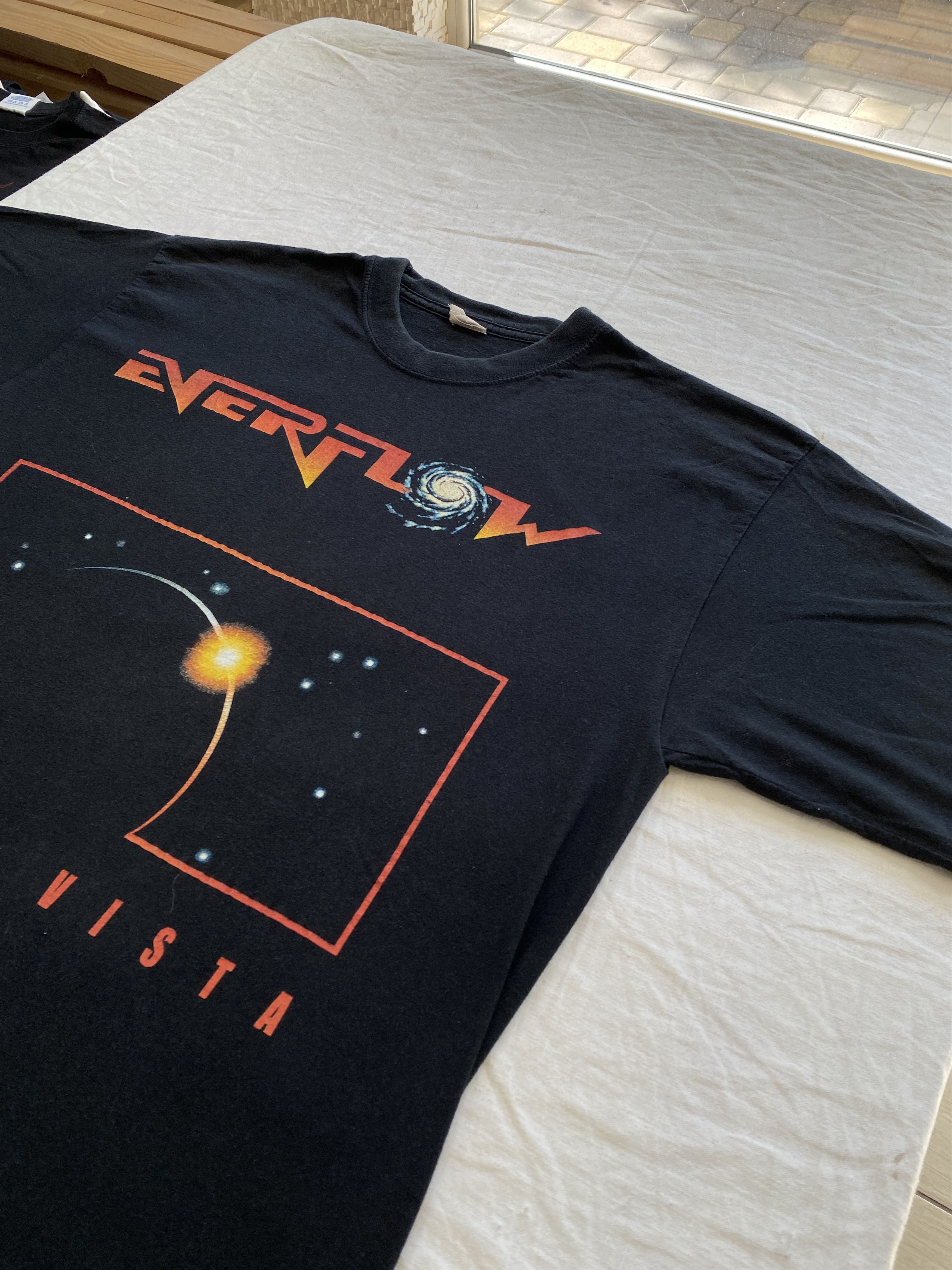 Band Tees Vintage 90s Everflow Secret Vista Rock Band T-shirt Size US L / EU 52-54 / 3 - 14 Thumbnail