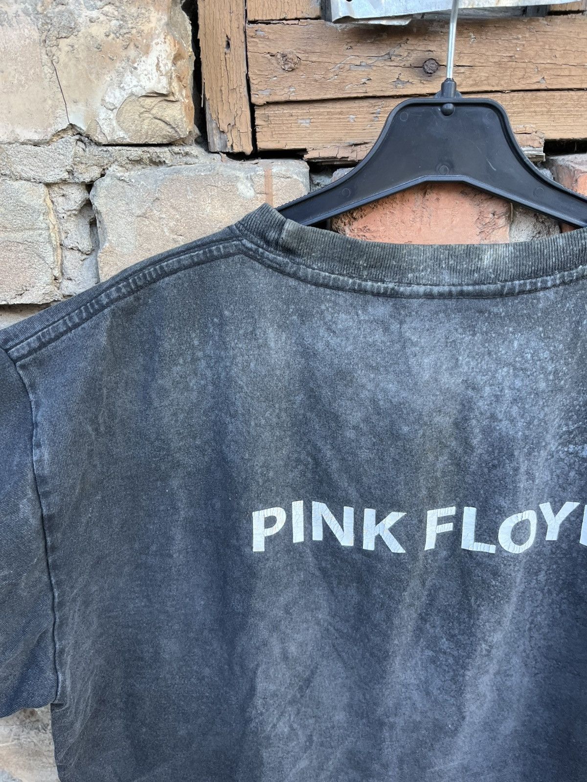 Band Tees × Pink Floyd × Vintage Vintage Pink Floyd The Wall Thrashed Distressed T Shirt Tee Size US M / EU 48-50 / 2 - 15 Thumbnail