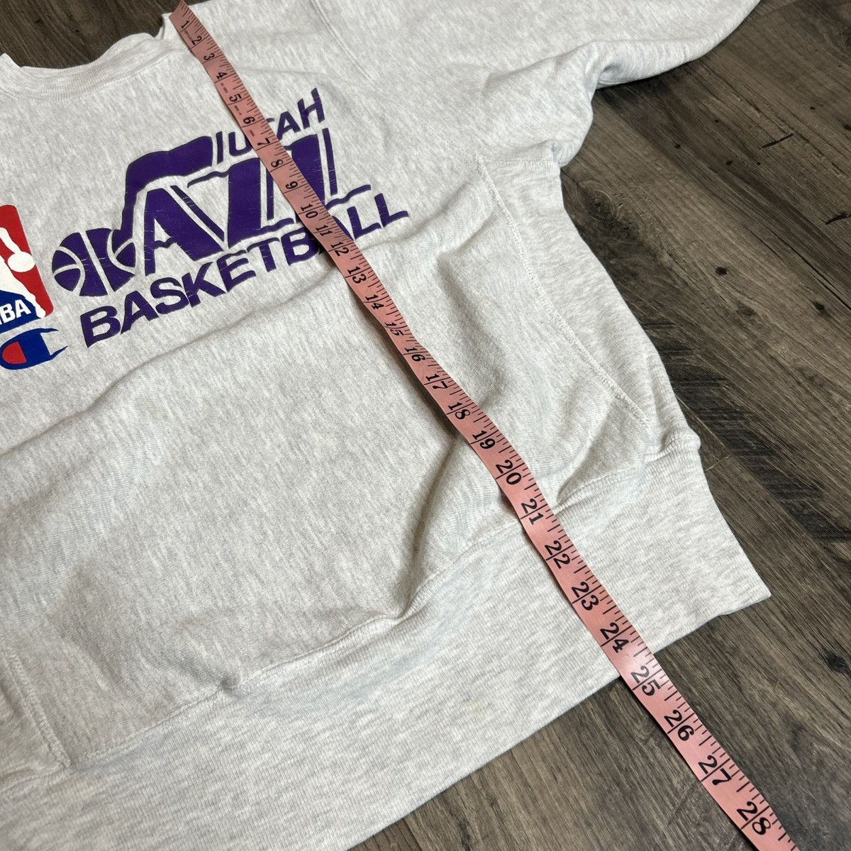 Champion Vintage champion reverse weave Utah jazz crewneck Size US M / EU 48-50 / 2 - 9 Thumbnail