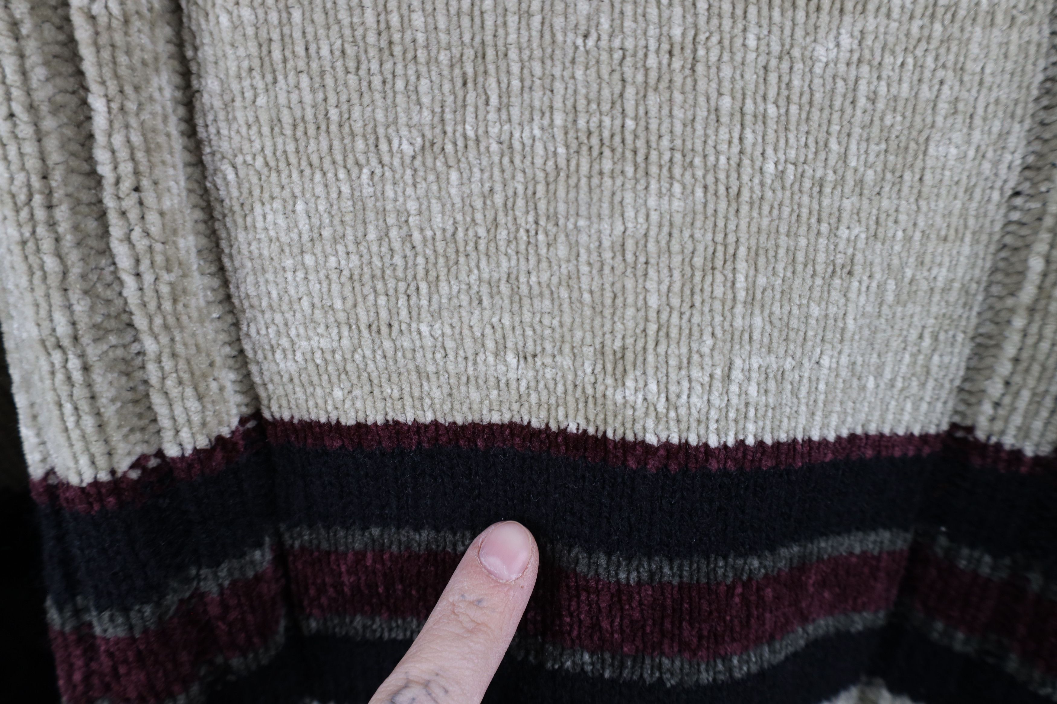 Vintage Vintage 90s Streetwear Ribbed Fleece V-Neck Sweater Beige Size US L / EU 52-54 / 3 - 4 Thumbnail