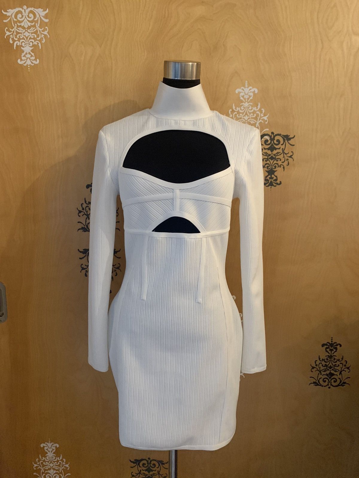Designer White Cut Out Bodycon Mini Dress Size M / US 6-8 / IT 42-44 - 3 Thumbnail