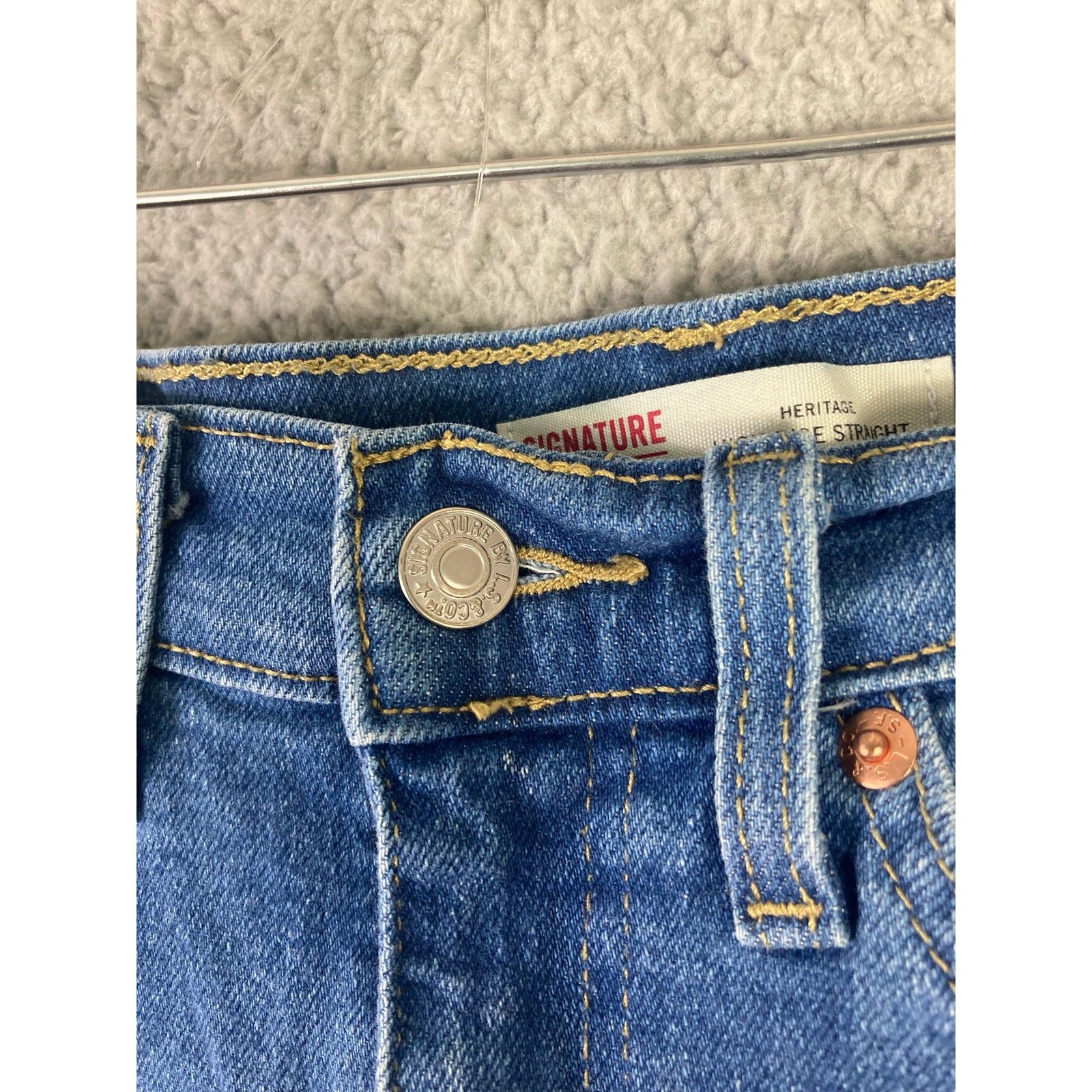 Levi's Levi's Women's High-Rise Distressed Straight Jeans Sz 7 Blue Size 27" / US 4 / IT 40 - 8 Thumbnail