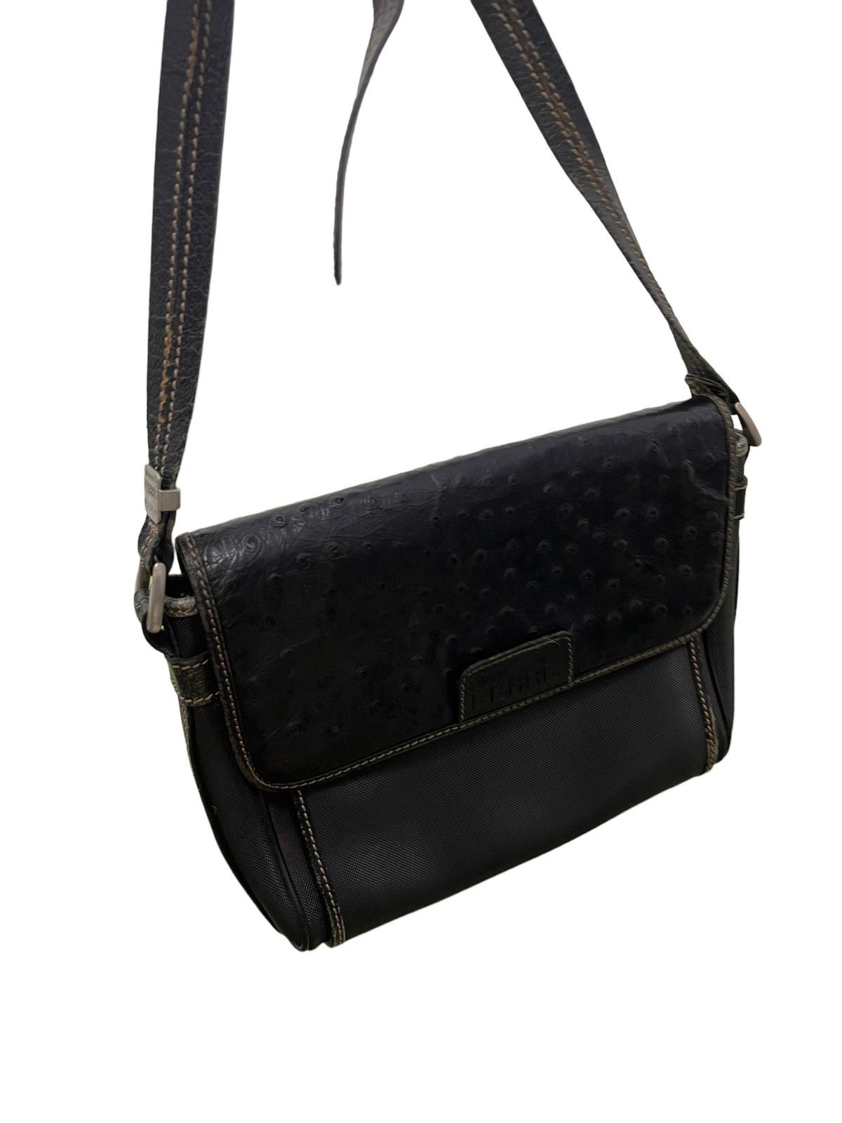 Gianfranco Ferre Cross Body Vtg Gianfranco Ferre Leather Sling Bag 2🟩 Size ONE SIZE - 2 Thumbnail
