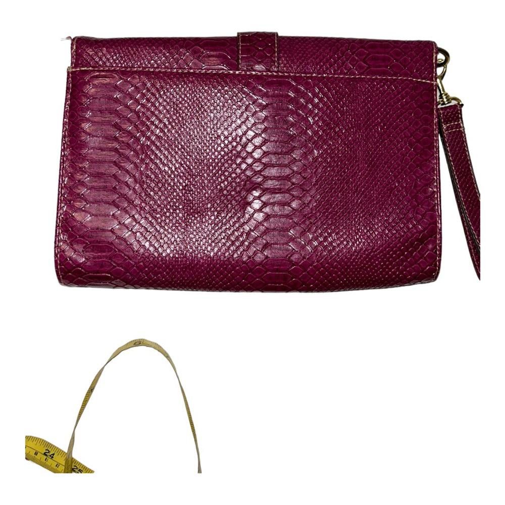Designer Faux Snakeskin W Gold Buckle Clutch Size ONE SIZE - 5 Thumbnail