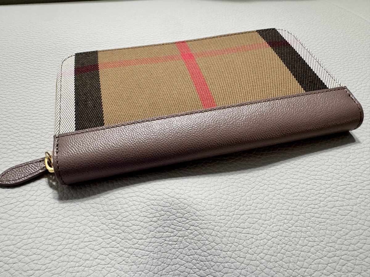 Burberry Burberry Large Check Zip Around Leather Wallet Grey Mink Size ONE SIZE - 2 Thumbnail