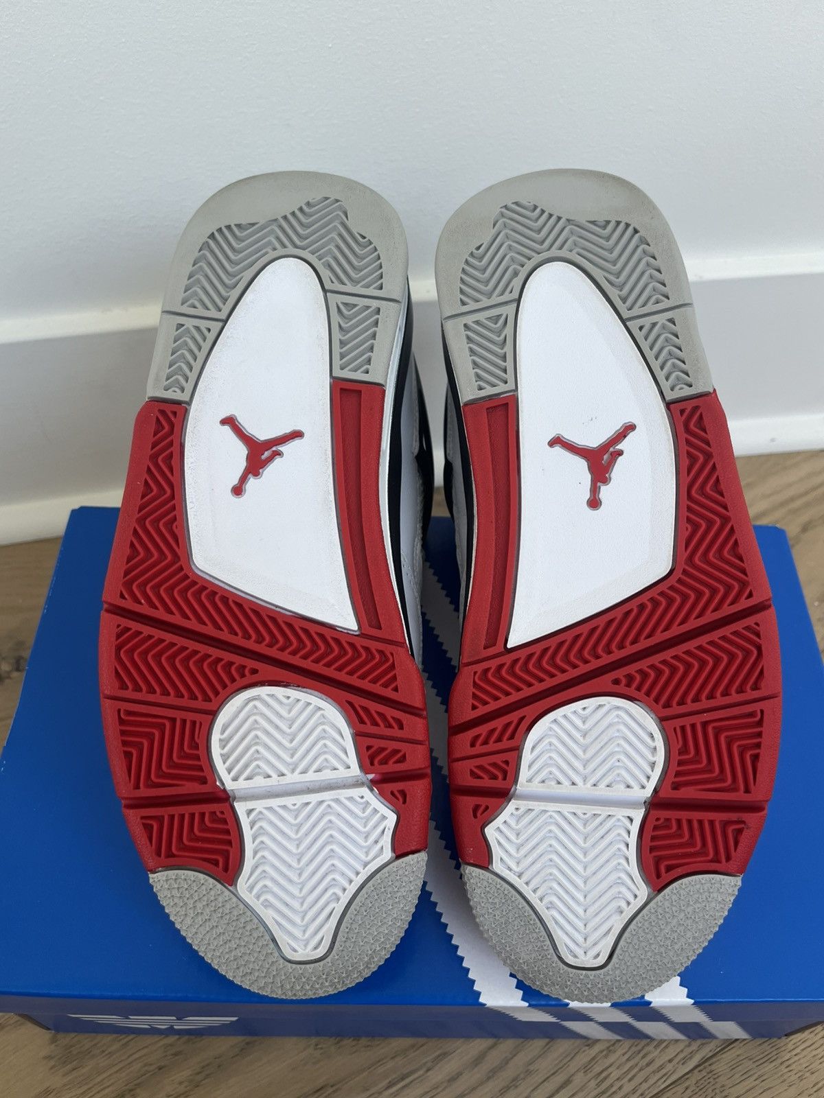 Nike Jordan 4 Fire Red Size US 6 / EU 39 - 6 Thumbnail