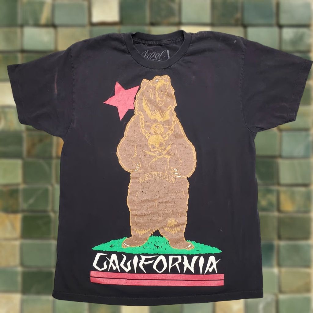Vintage Fatal California Shirt Mens Large Black Faded Crewneck Casual Short Sleeve TEE Size US L / EU 52-54 / 3 - 1 Thumbnail