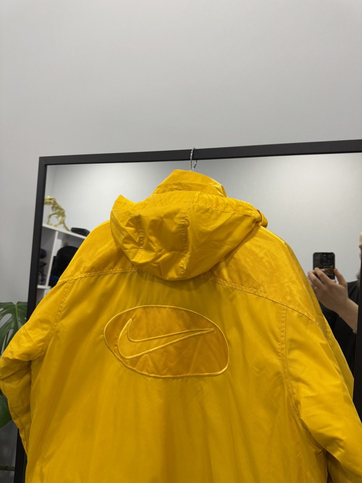 Nike Nike big logo yellow vintage jacket size M-L Size US M / EU 48-50 / 2 - 13 Thumbnail